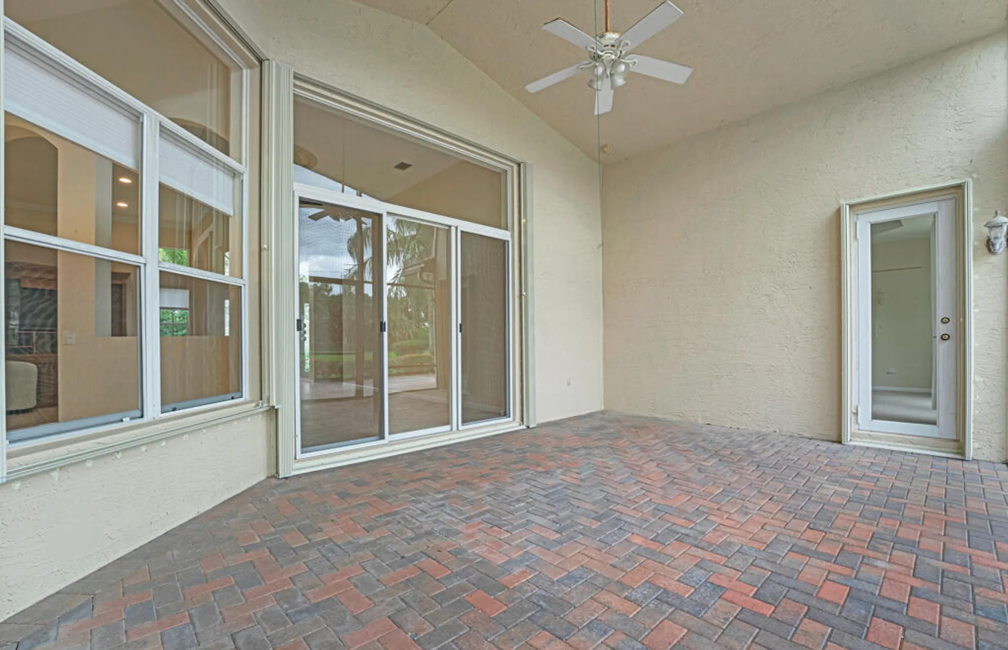 Property Slideshow image 43 of 77 | 7897 amethyst lake pt, Lake Worth, FL, 33467