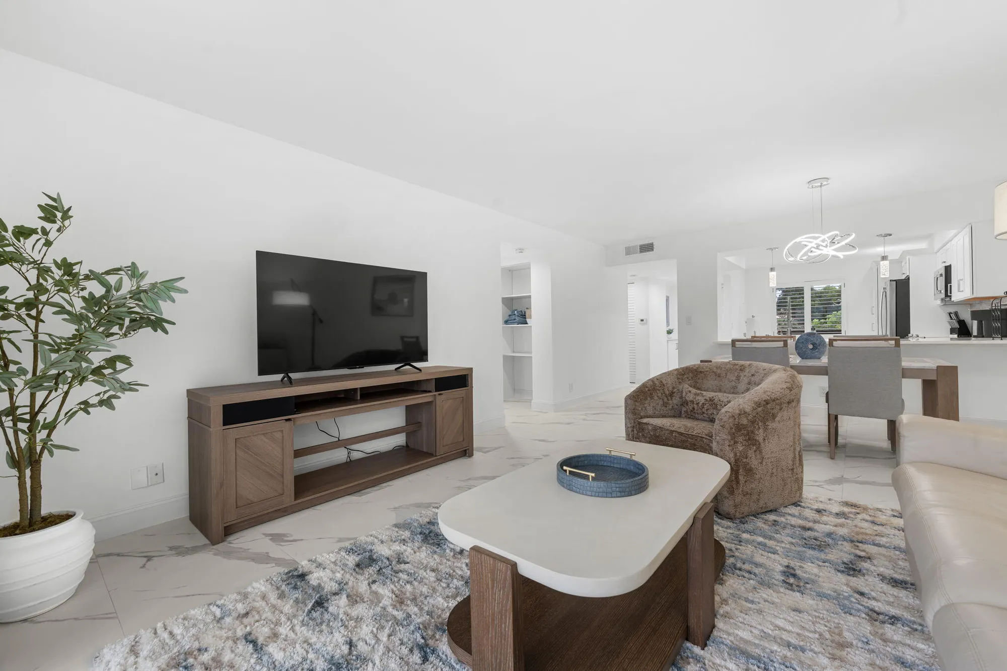 Property Slideshow image 7 of 42 | 6936 huntington ln 302, Delray Beach, FL, 33446