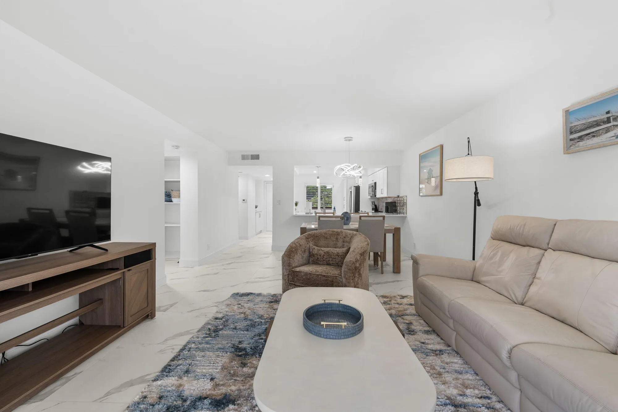 Property Slideshow image 10 of 42 | 6936 huntington ln 302, Delray Beach, FL, 33446