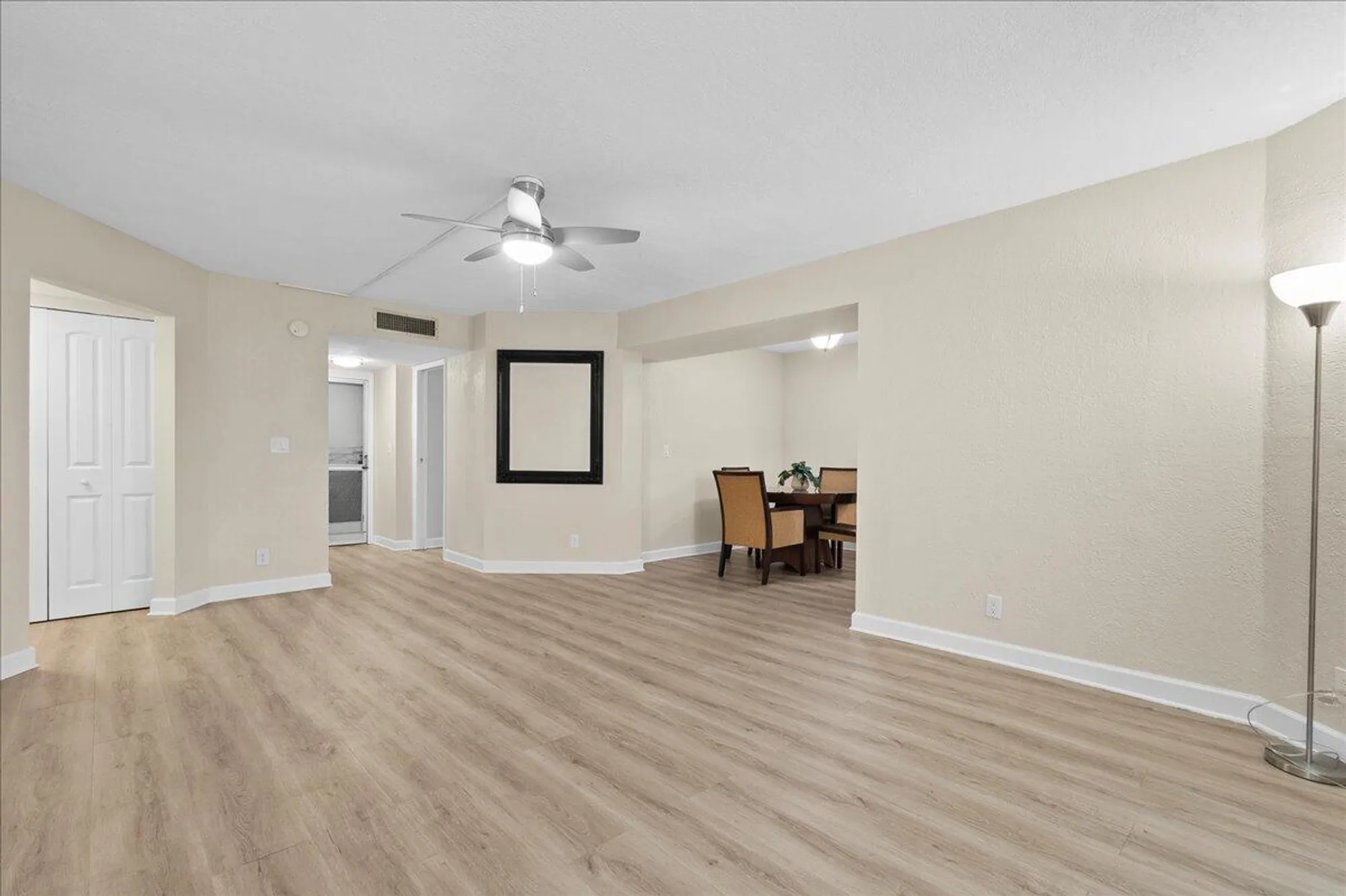Property Slideshow image 7 of 46 | 3755 via poinciana apt 611, Lake Worth, FL, 33467