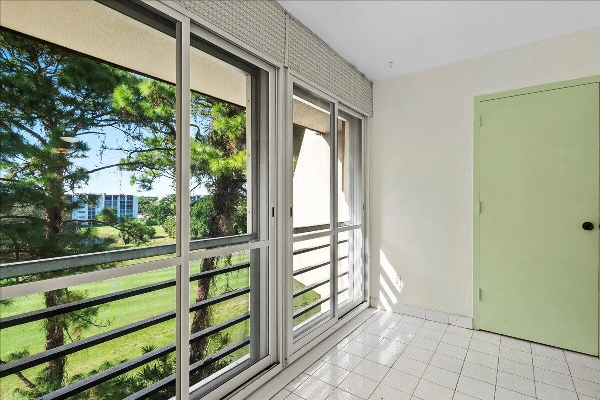 Property Slideshow image 15 of 46 | 3755 via poinciana apt 611, Lake Worth, FL, 33467