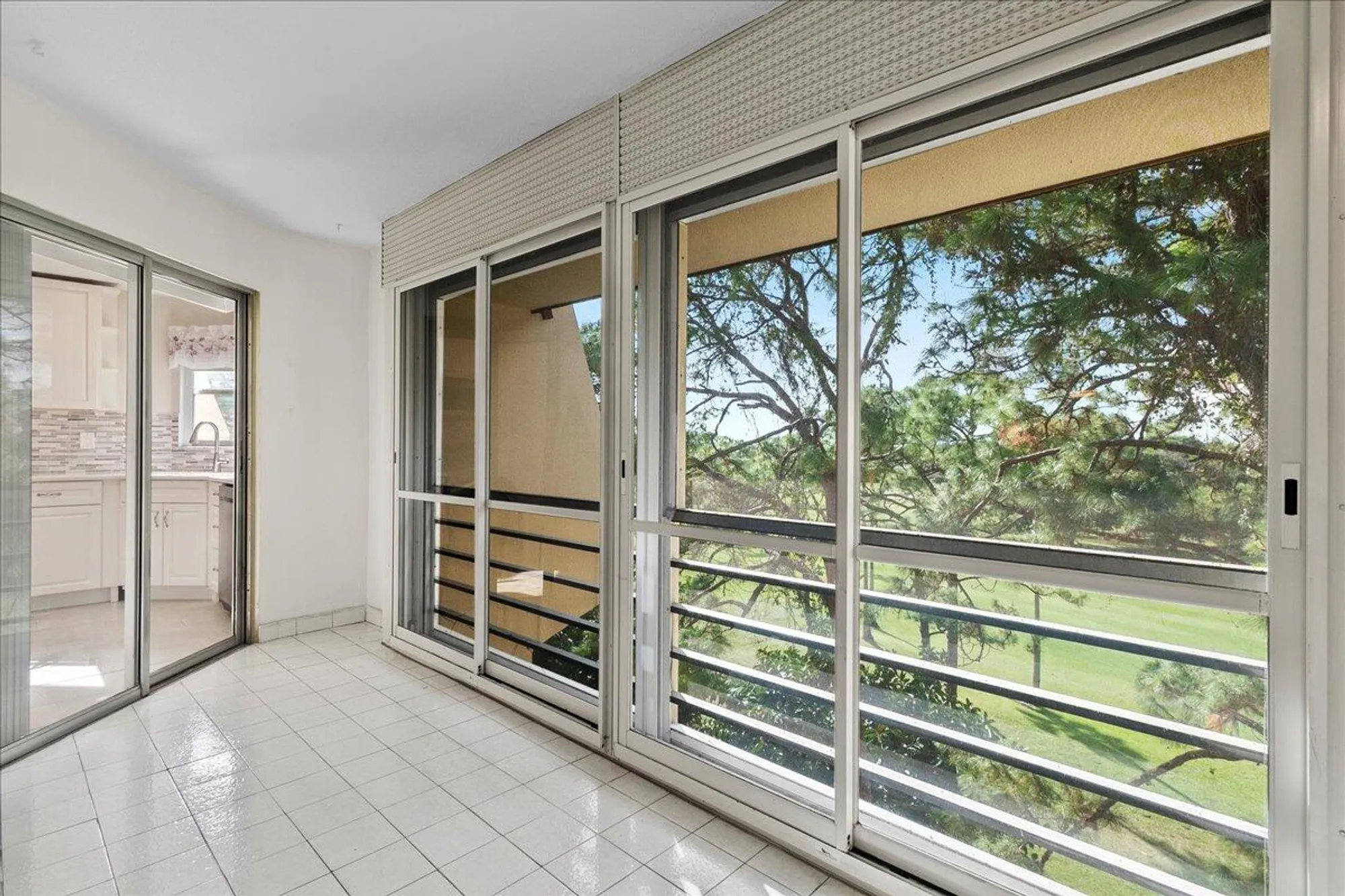Property Slideshow image 14 of 46 | 3755 via poinciana apt 611, Lake Worth, FL, 33467