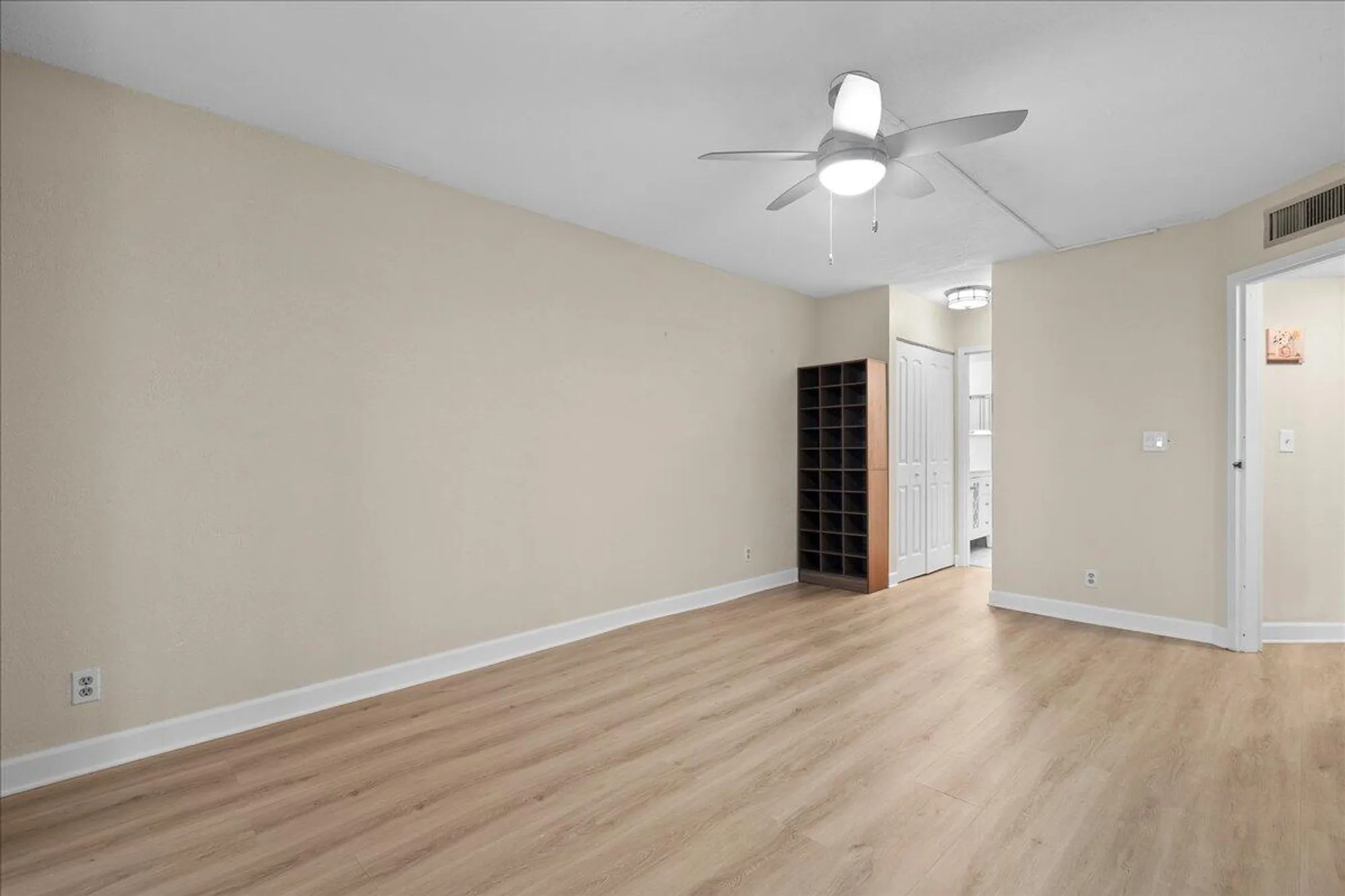 Property Slideshow image 19 of 46 | 3755 via poinciana apt 611, Lake Worth, FL, 33467