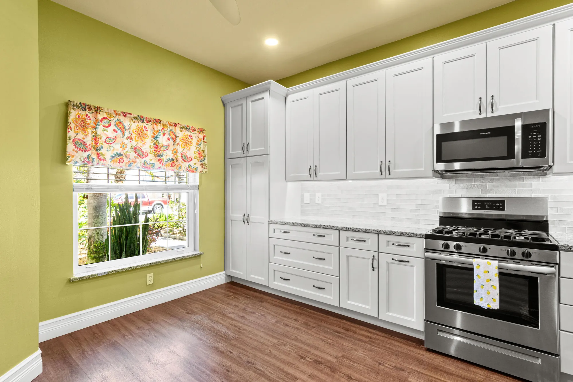 Property Slideshow image 13 of 57 | 319 nw treeline trce, Port Saint Lucie, FL, 34986