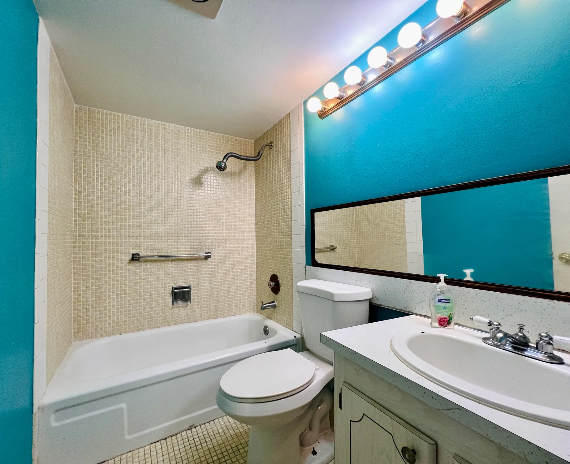 Property Slideshow image 5 of 13 | 110 berkshire e unit e, West Palm Beach, FL, 33417