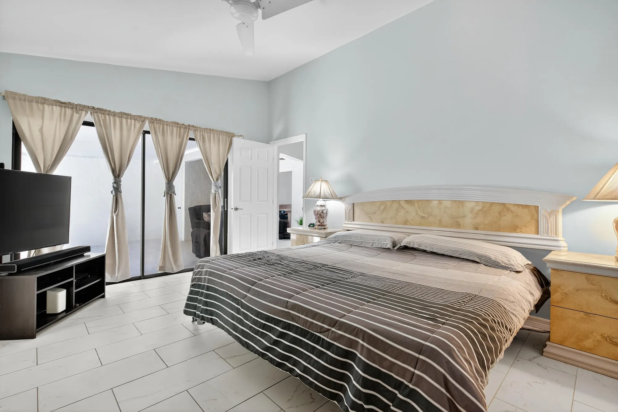 Property Slideshow image 5 of 78 | 1325 nw 23rd ln, Delray Beach, FL, 33445