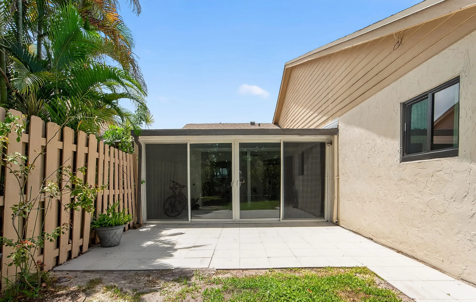 Property Slideshow image 40 of 78 | 1325 nw 23rd ln, Delray Beach, FL, 33445
