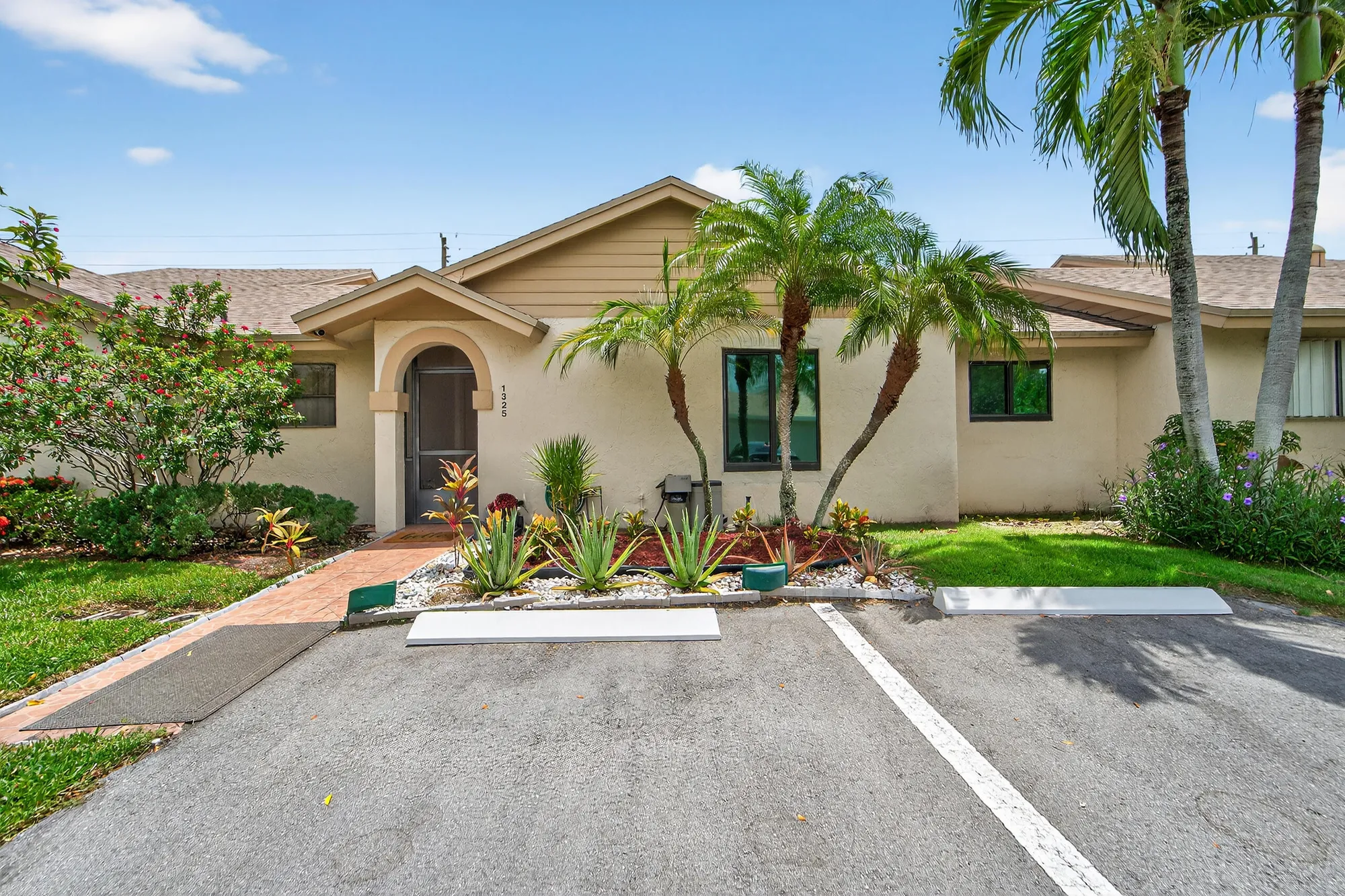 Property Slideshow image 46 of 78 | 1325 nw 23rd ln, Delray Beach, FL, 33445