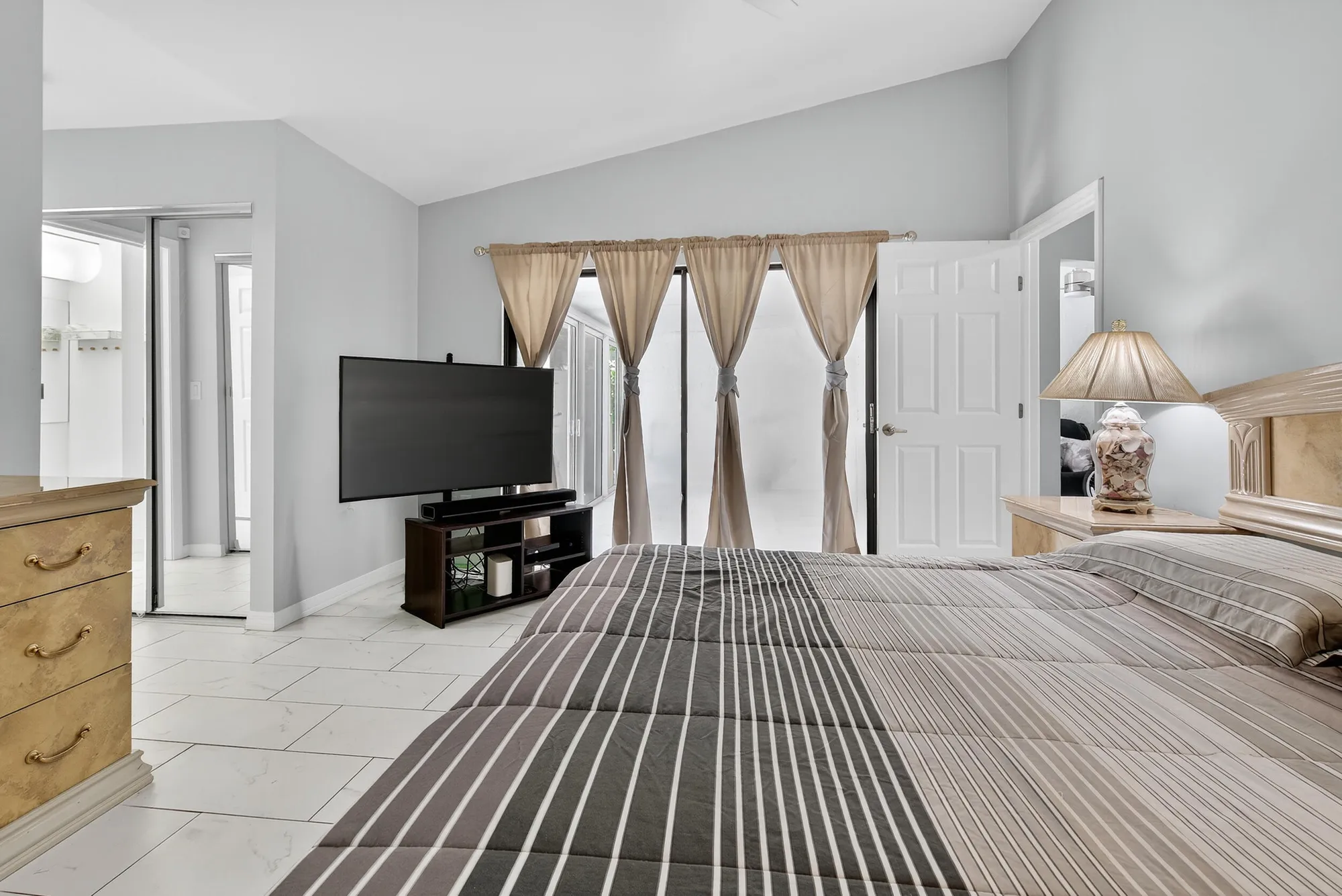 Property Slideshow image 29 of 78 | 1325 nw 23rd ln, Delray Beach, FL, 33445