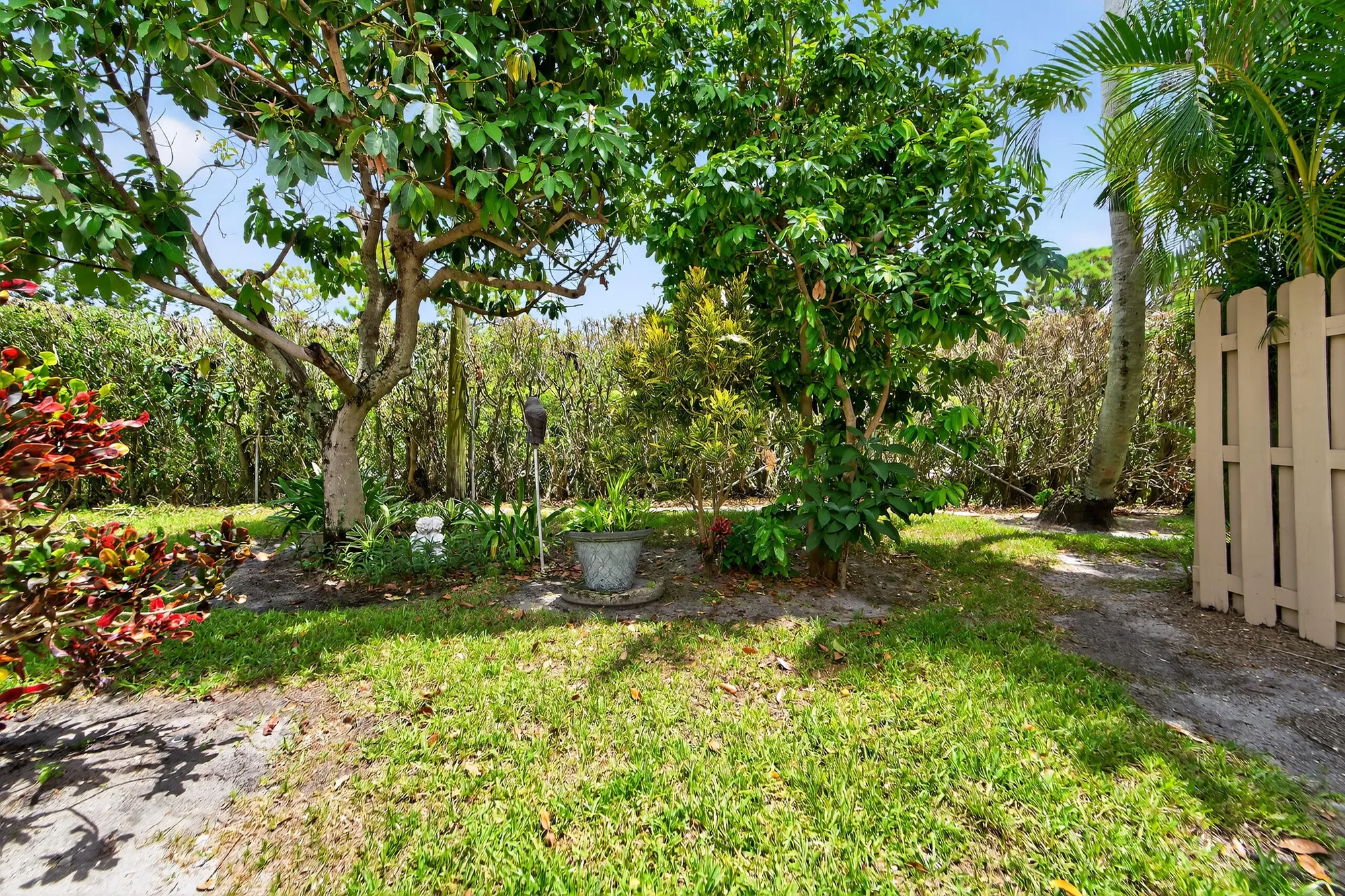 Property Slideshow image 10 of 78 | 1325 nw 23rd ln, Delray Beach, FL, 33445