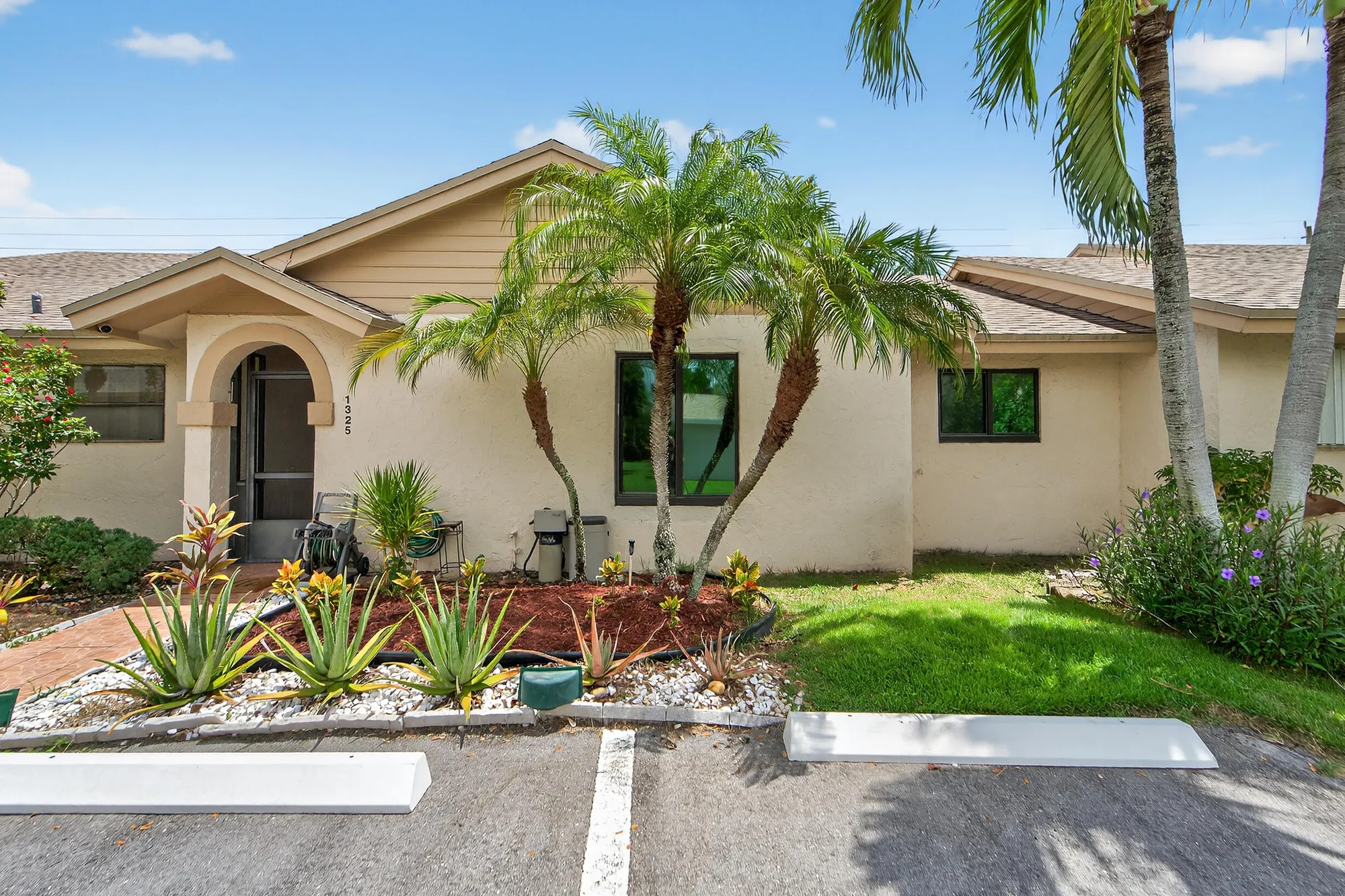 Property Slideshow image 2 of 78 | 1325 nw 23rd ln, Delray Beach, FL, 33445