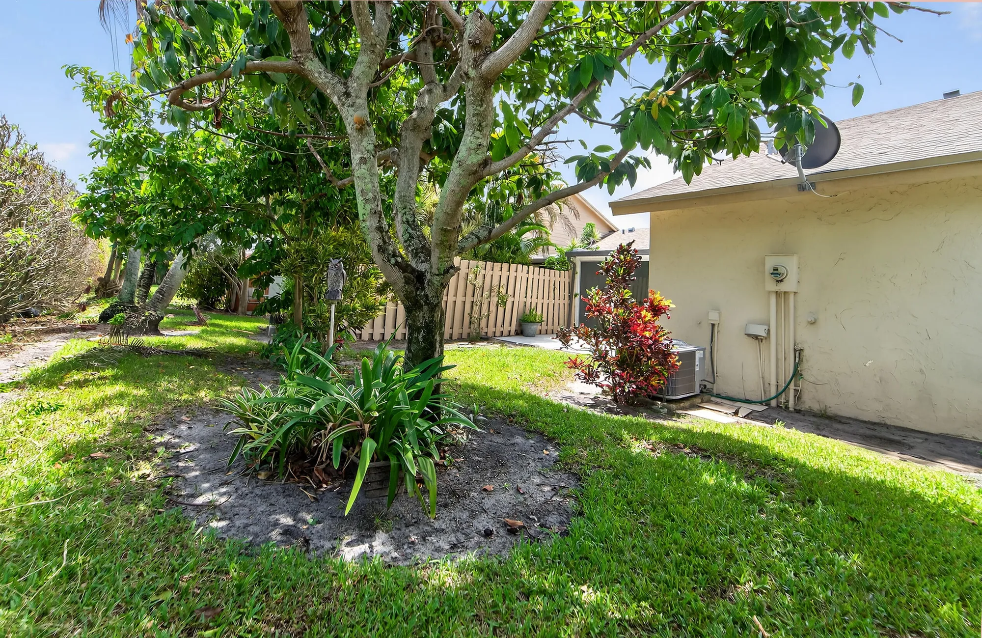 Property Slideshow image 11 of 78 | 1325 nw 23rd ln, Delray Beach, FL, 33445