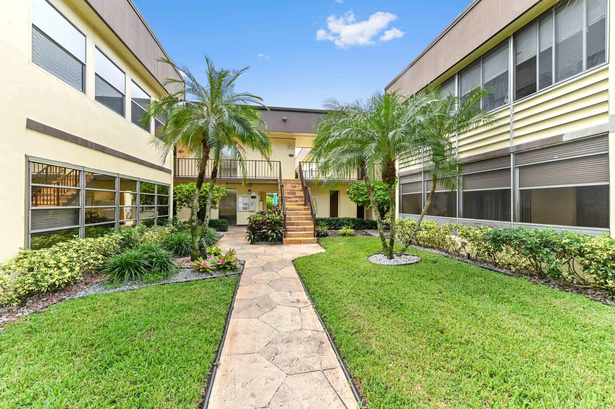 Property Slideshow image 1 of 22 | 203 capri e, Delray Beach, FL, 33484