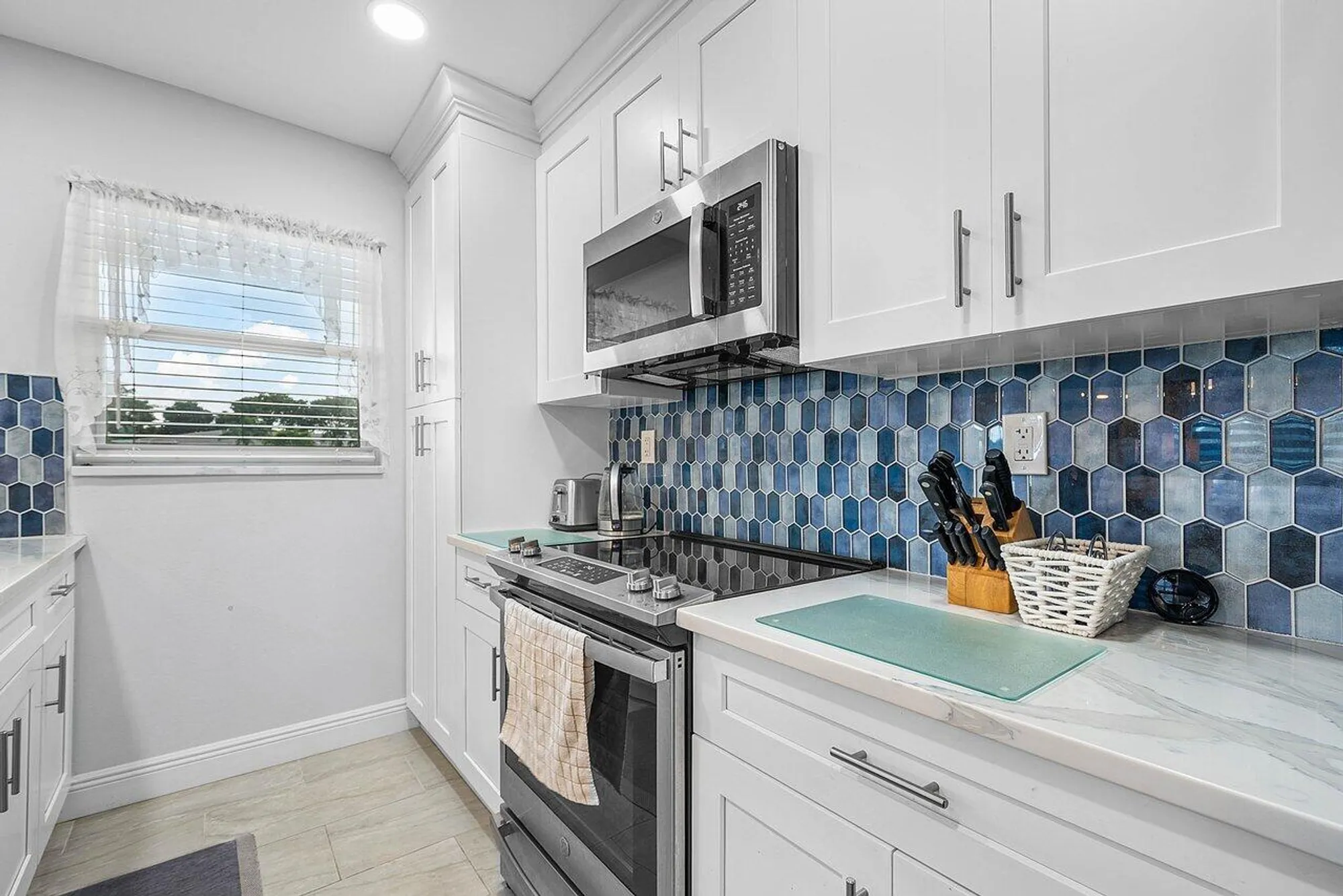 Property Slideshow image 9 of 22 | 437 high point blvd d, Delray Beach, FL, 33445