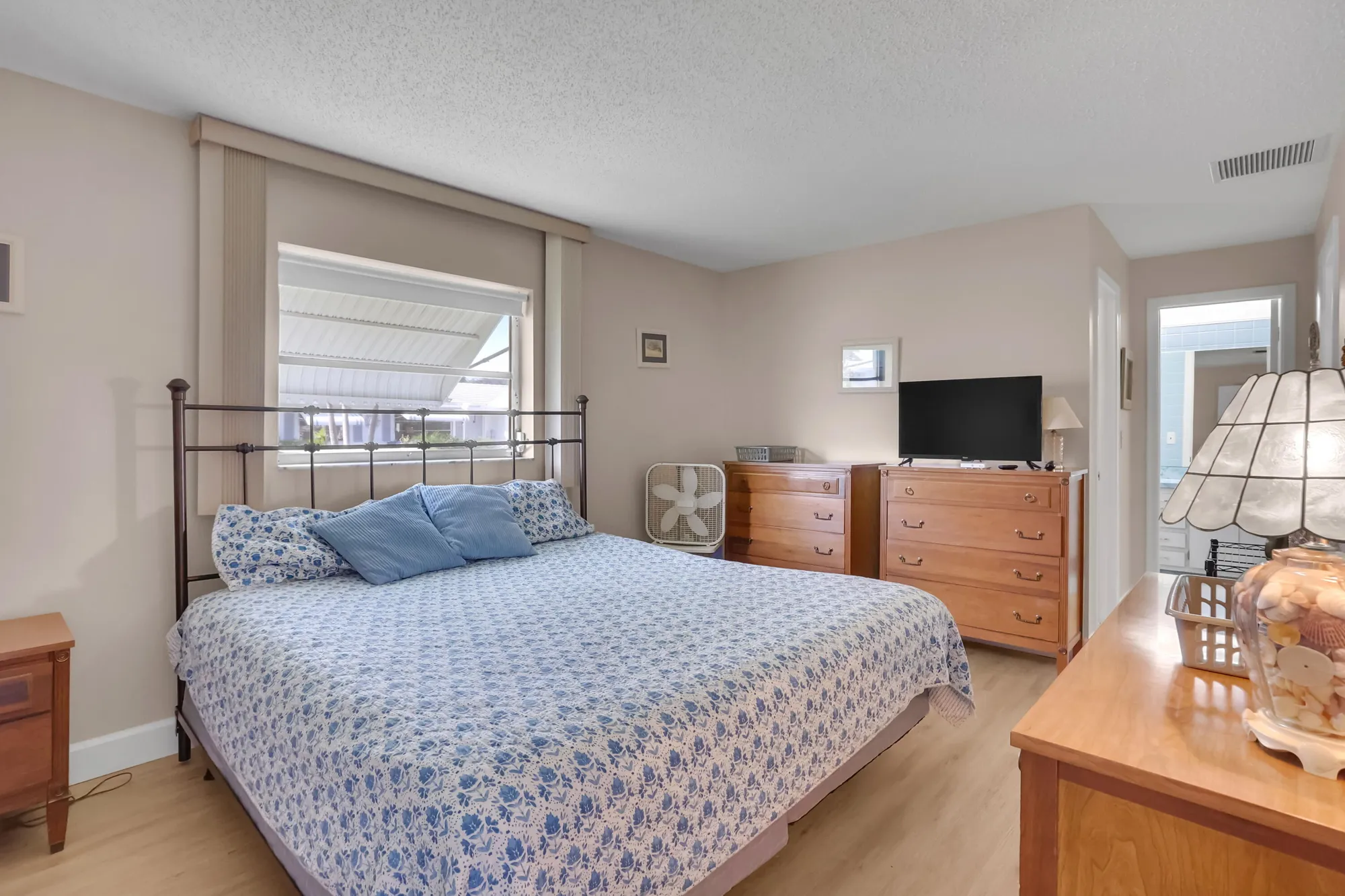 Property Slideshow image 13 of 28 | 1604 alfred dr, Boynton Beach, FL, 33426