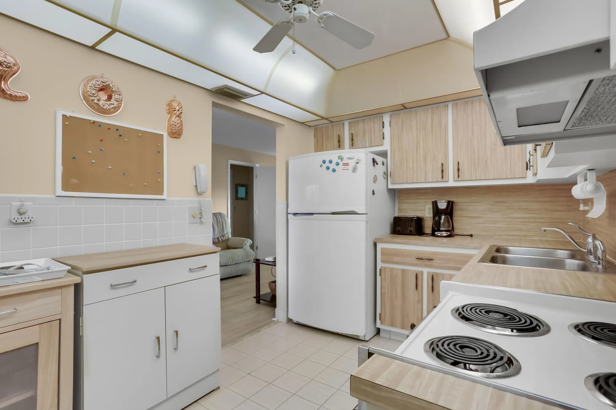 Property Slideshow image 10 of 28 | 1604 alfred dr, Boynton Beach, FL, 33426