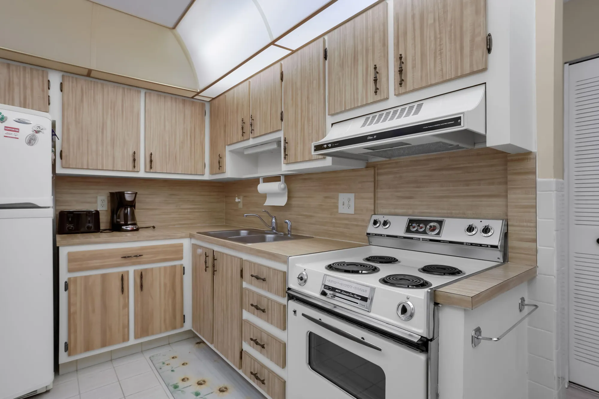 Property Slideshow image 11 of 28 | 1604 alfred dr, Boynton Beach, FL, 33426