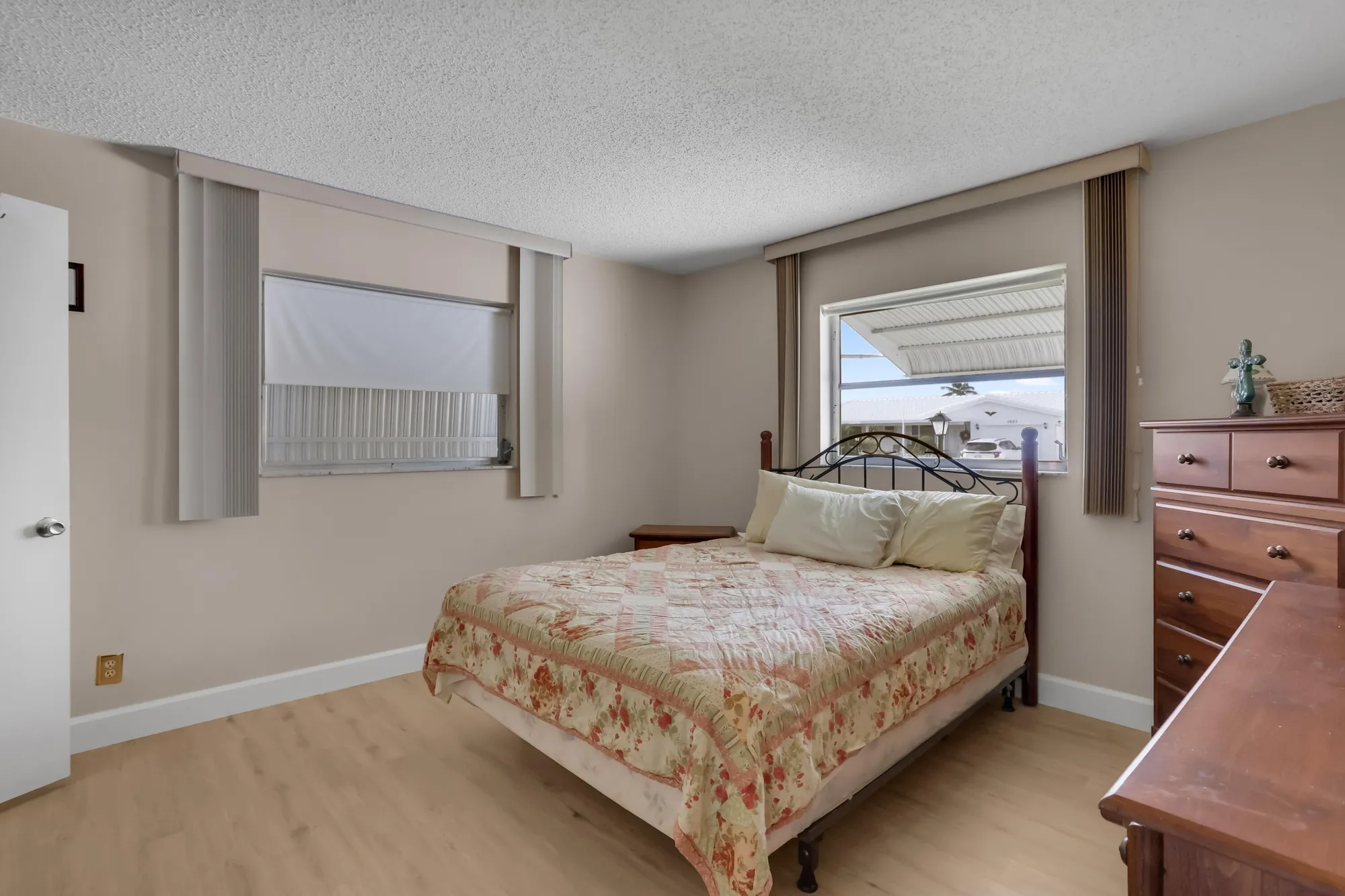 Property Slideshow image 19 of 28 | 1604 alfred dr, Boynton Beach, FL, 33426