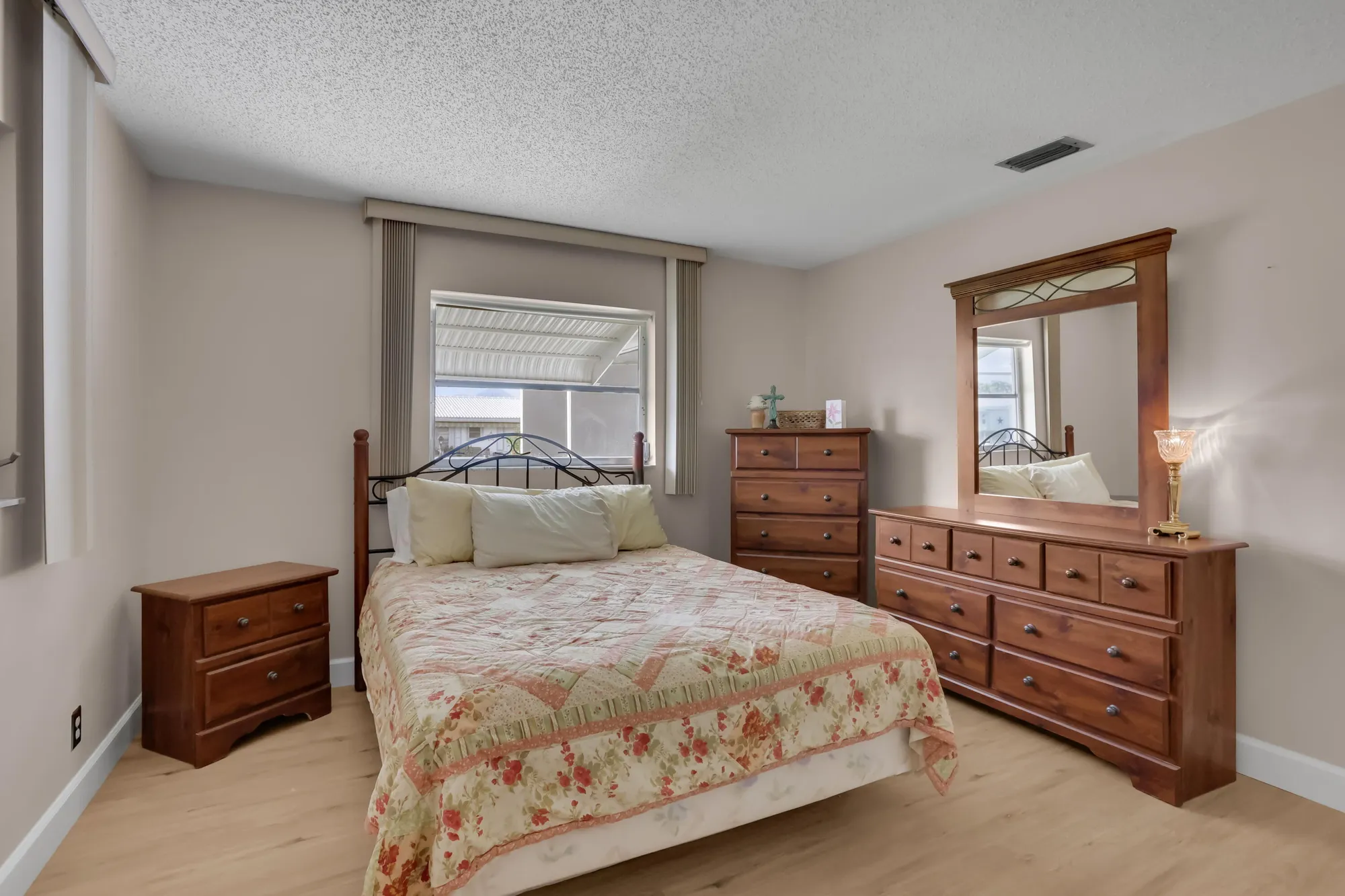 Property Slideshow image 20 of 28 | 1604 alfred dr, Boynton Beach, FL, 33426