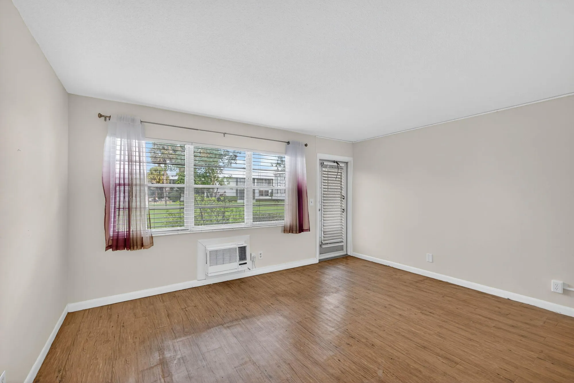 Property Slideshow image 7 of 30 | 150 coventry g, West Palm Beach, FL, 33417