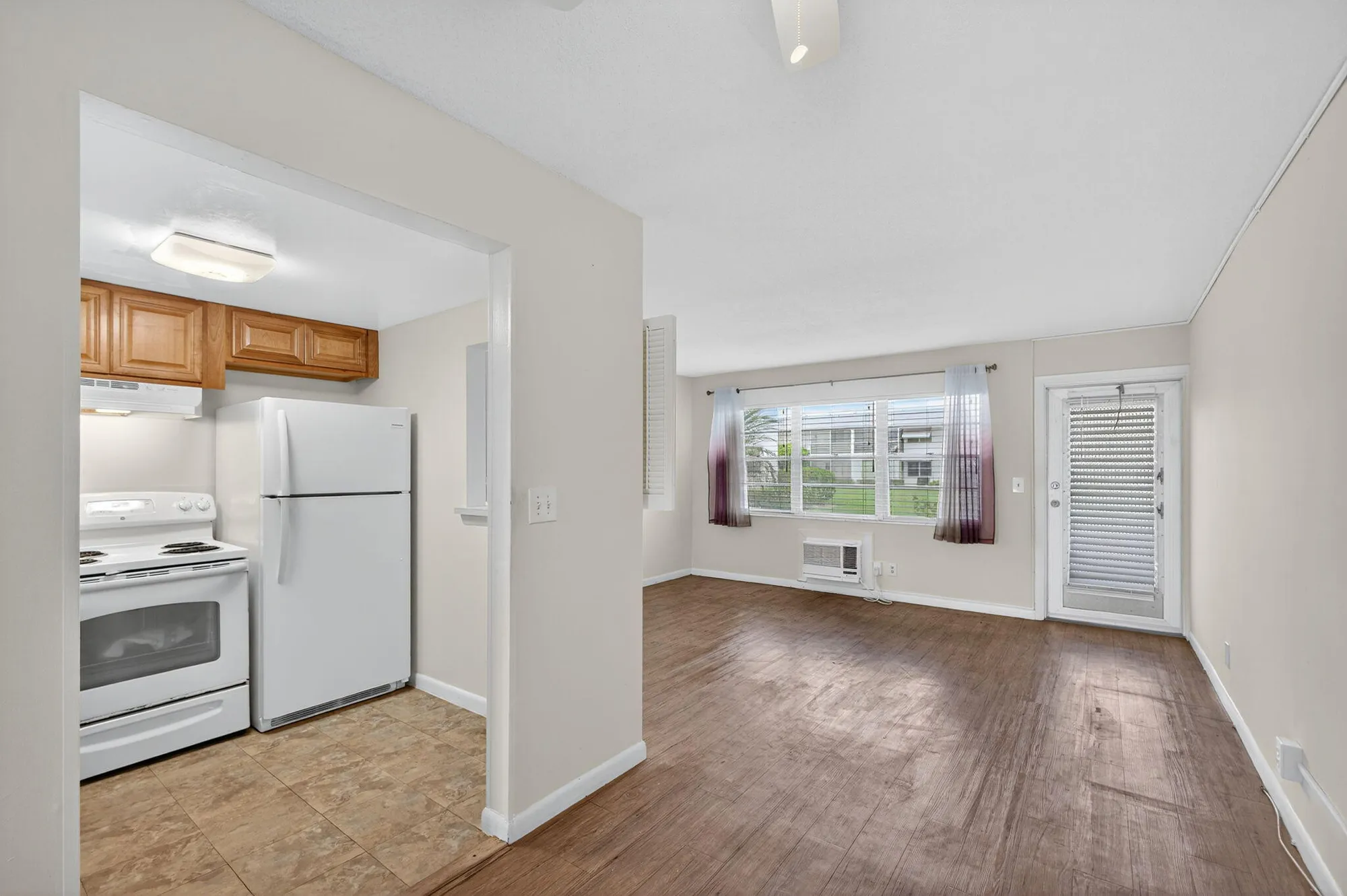 Property Slideshow image 13 of 30 | 150 coventry g, West Palm Beach, FL, 33417
