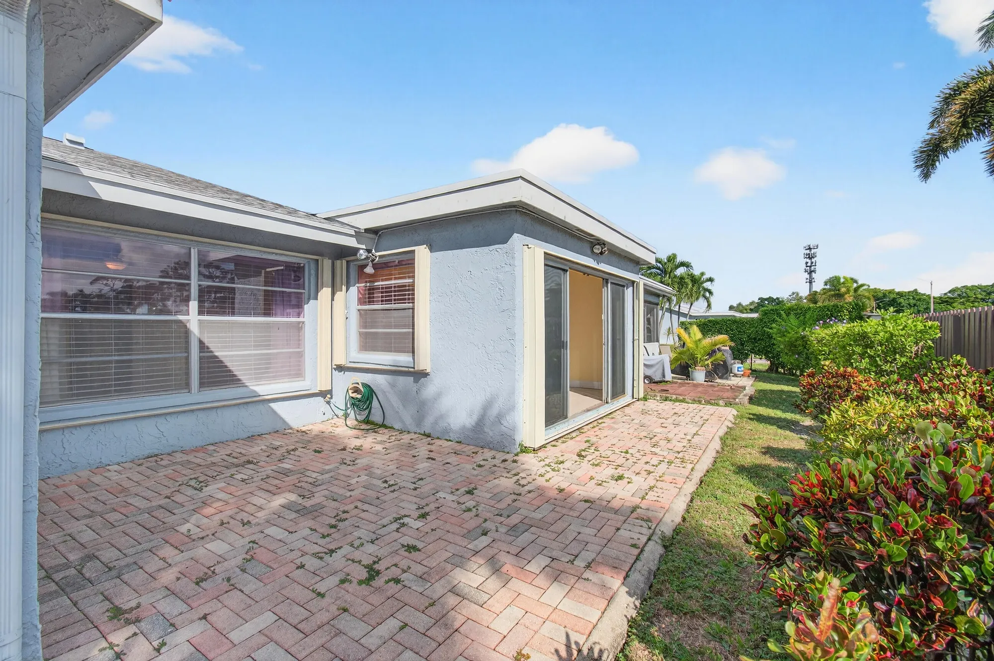 Property Slideshow image 39 of 40 | 4330 lucerne villas ln, Lake Worth, FL, 33467