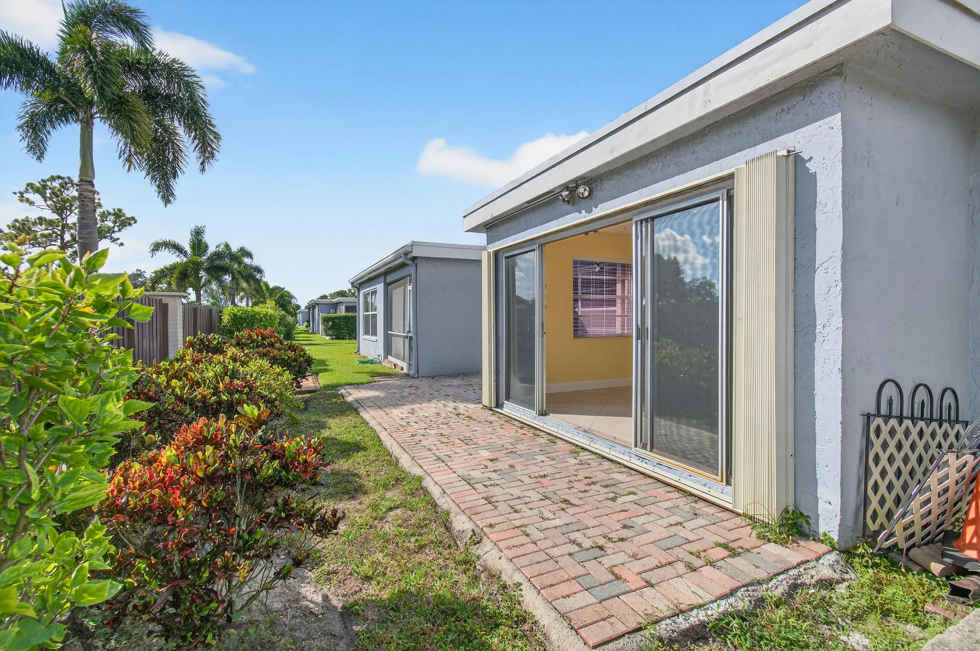 Property Slideshow image 37 of 40 | 4330 lucerne villas ln, Lake Worth, FL, 33467