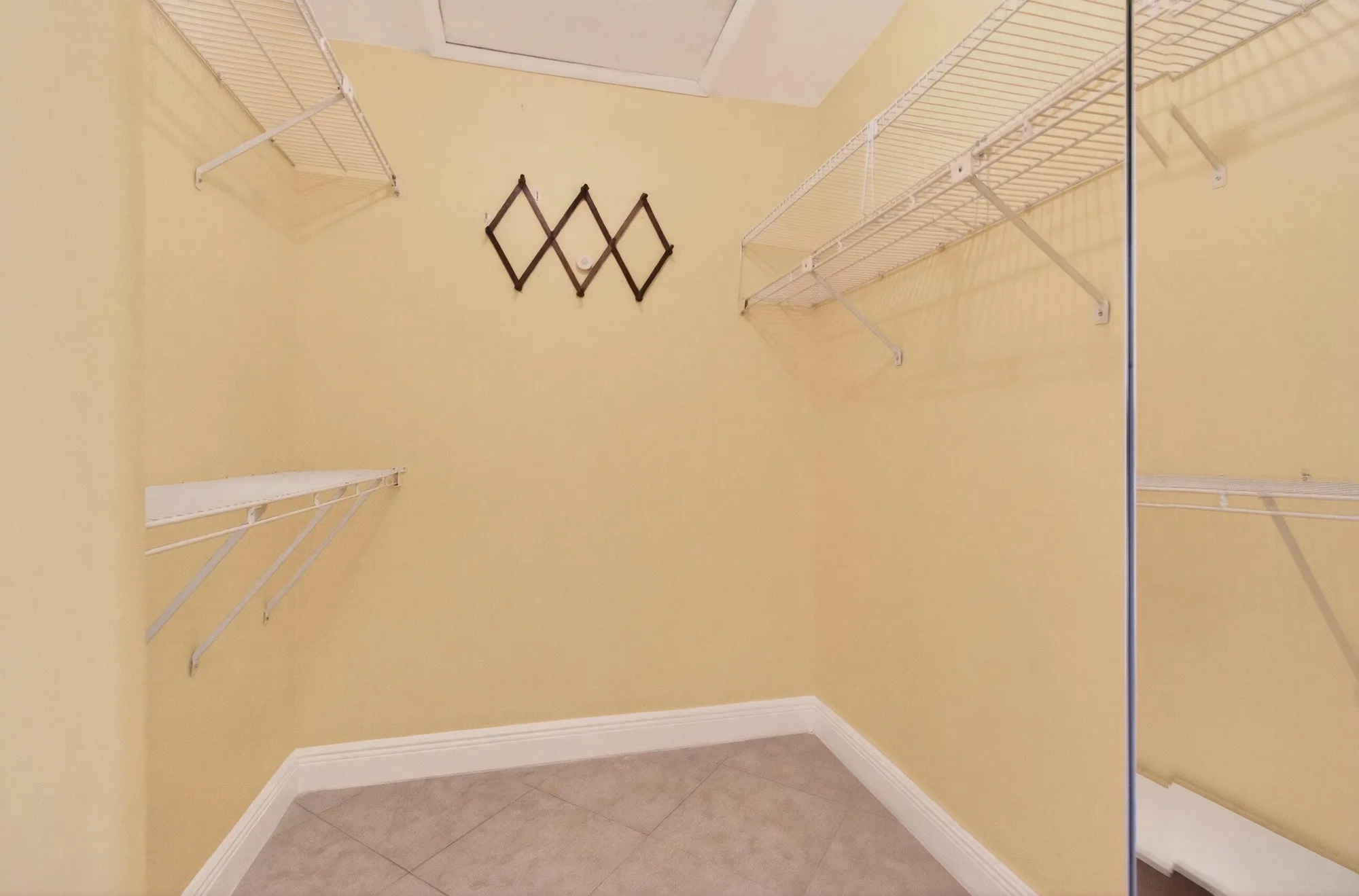 Property Slideshow image 29 of 40 | 4330 lucerne villas ln, Lake Worth, FL, 33467