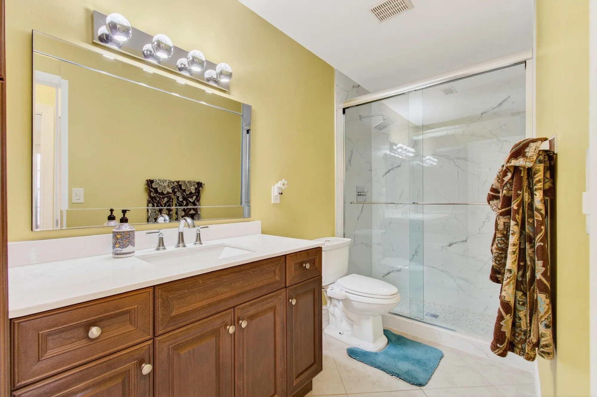 Property Slideshow image 11 of 40 | 4330 lucerne villas ln, Lake Worth, FL, 33467