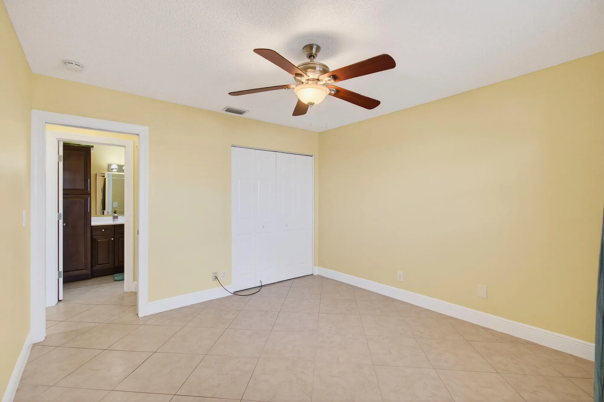 Property Slideshow image 28 of 40 | 4330 lucerne villas ln, Lake Worth, FL, 33467