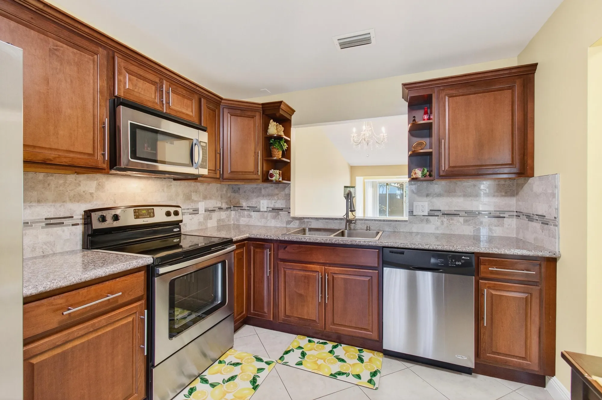 Property Slideshow image 3 of 40 | 4330 lucerne villas ln, Lake Worth, FL, 33467