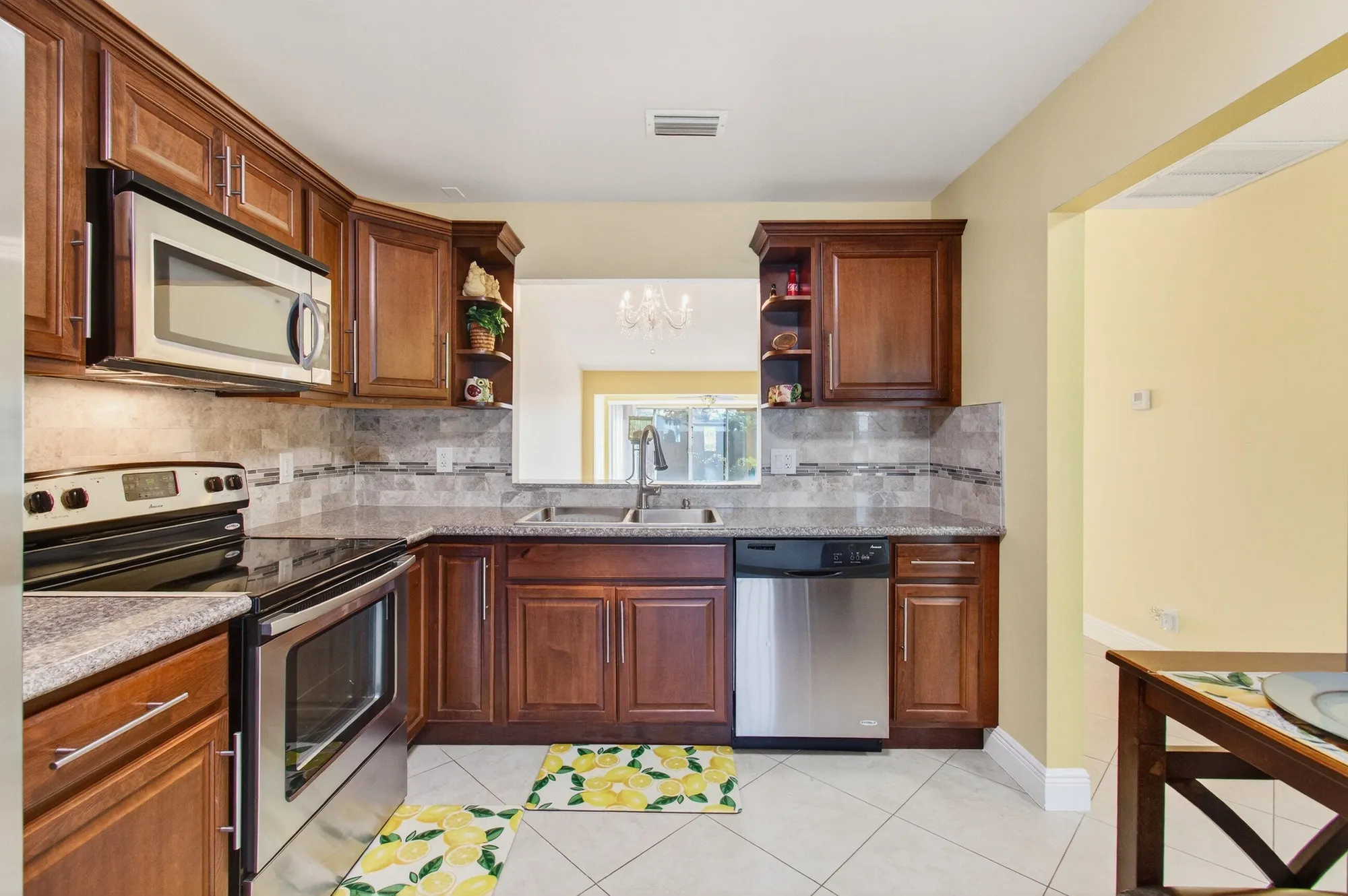 Property Slideshow image 5 of 40 | 4330 lucerne villas ln, Lake Worth, FL, 33467