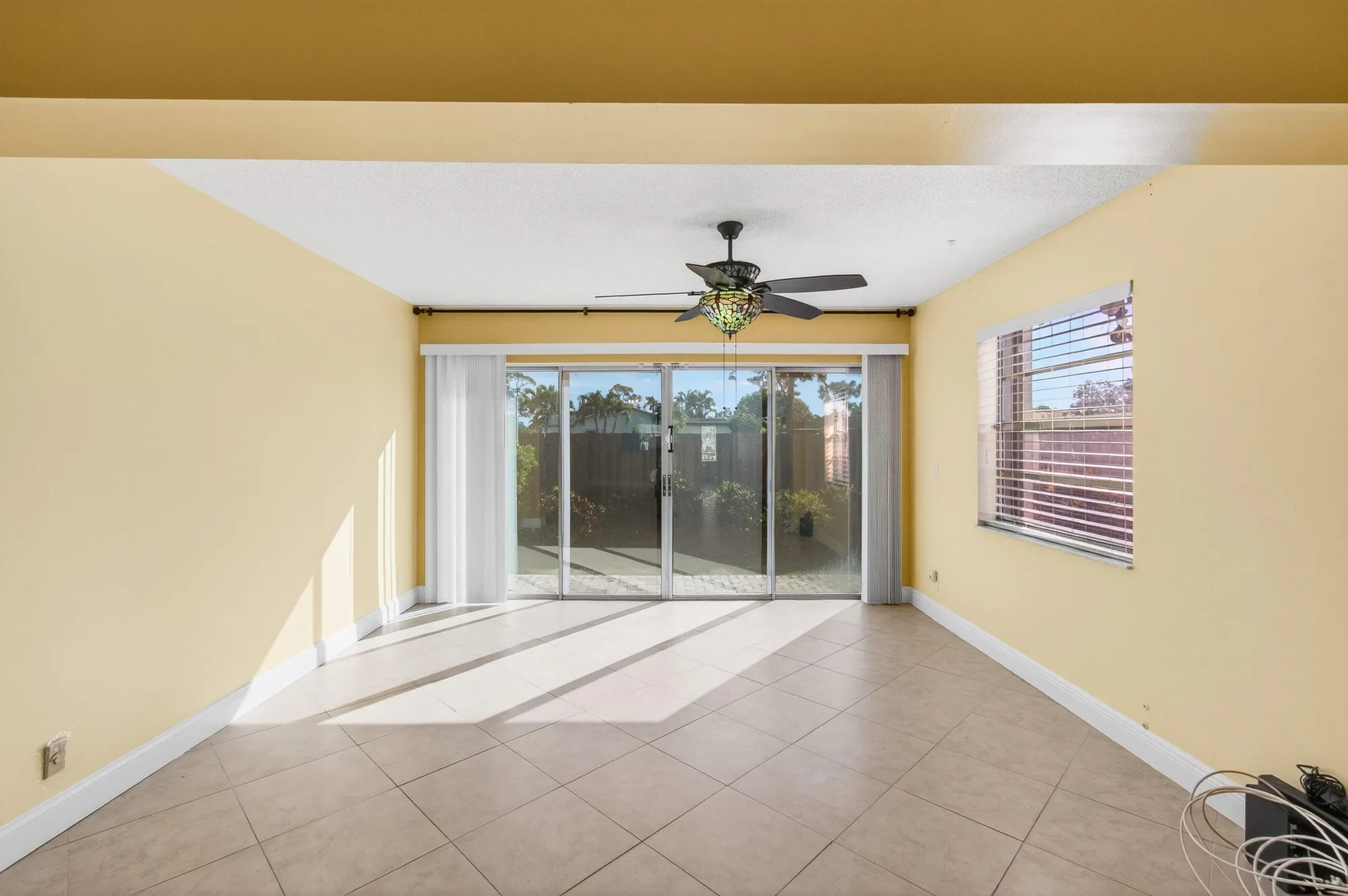 Property Slideshow image 20 of 40 | 4330 lucerne villas ln, Lake Worth, FL, 33467
