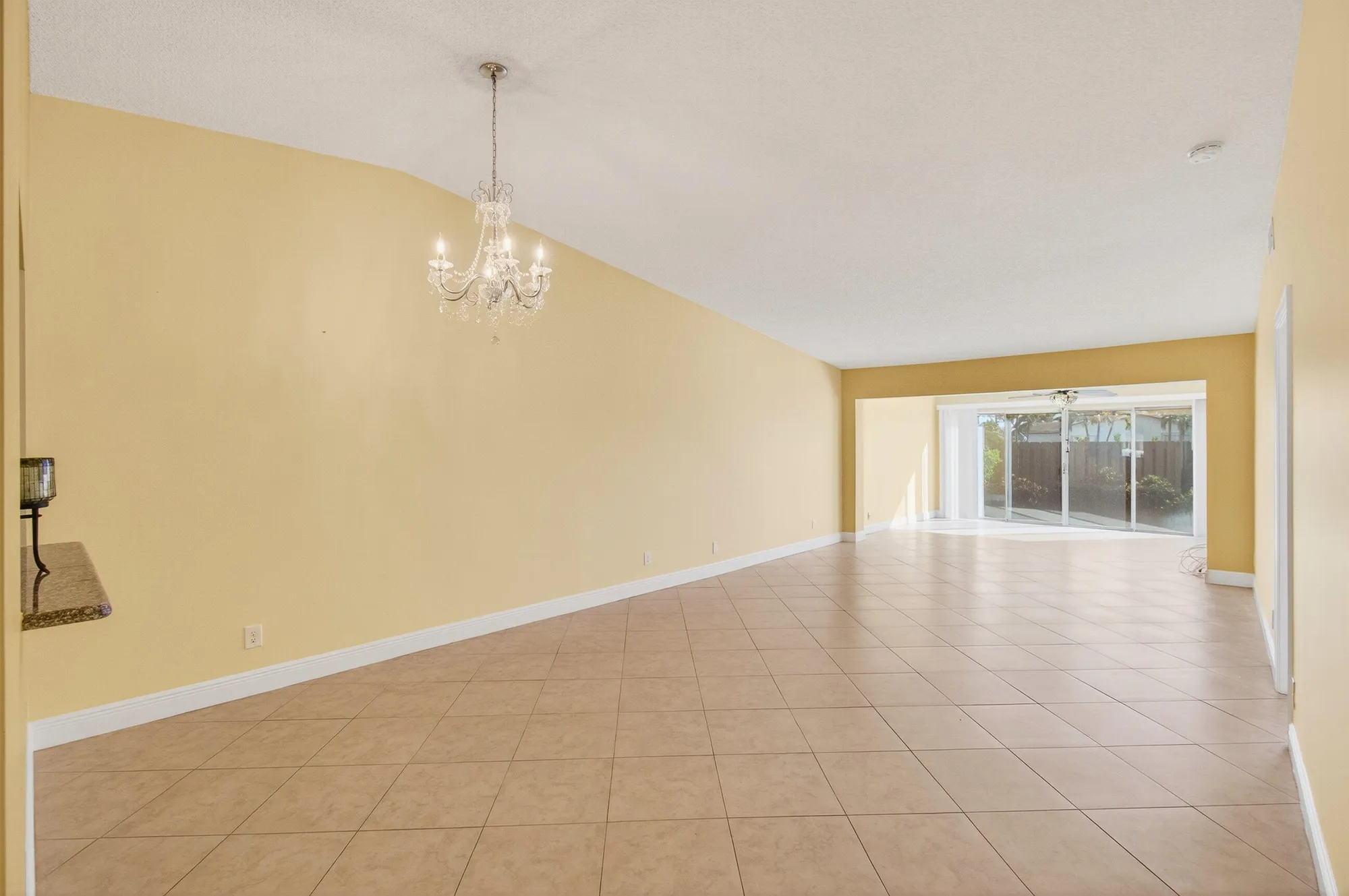Property Slideshow image 14 of 40 | 4330 lucerne villas ln, Lake Worth, FL, 33467