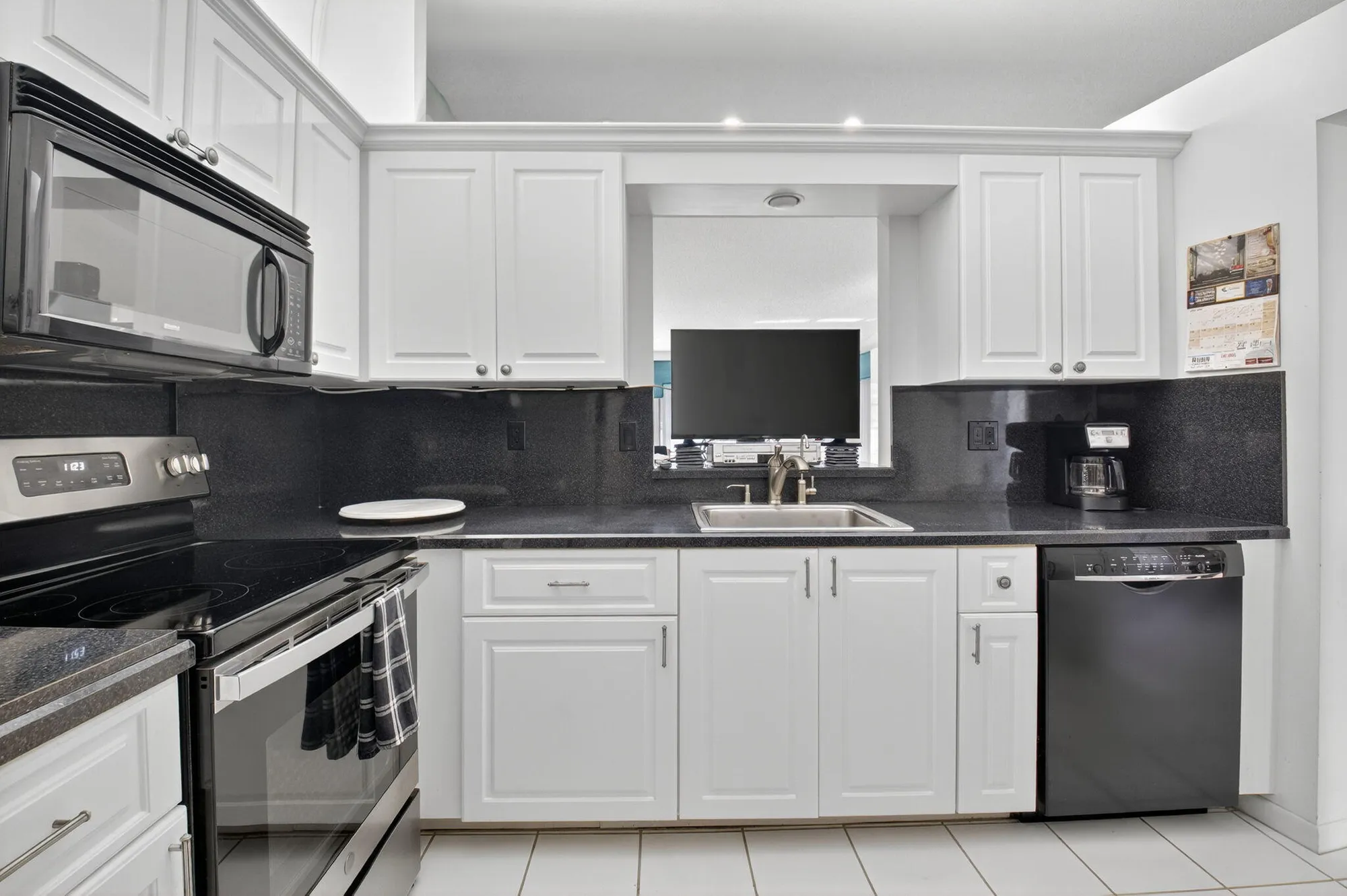 Property Slideshow image 8 of 31 | 8146 windgate dr, Boca Raton, FL, 33496