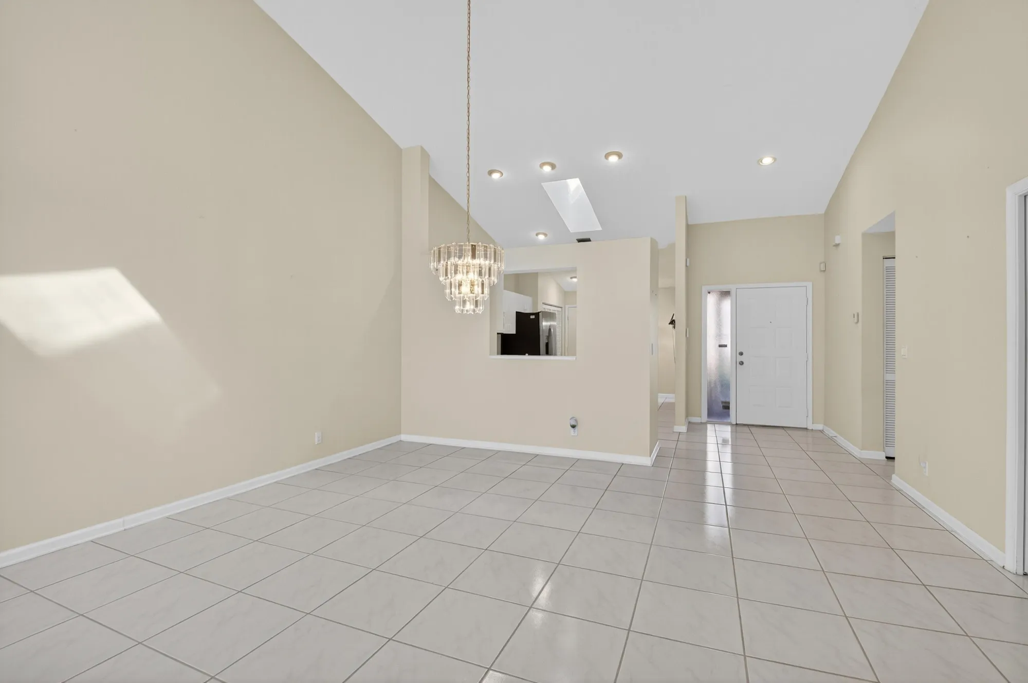 Property Slideshow image 5 of 86 | 5634 royal lake cir, Boynton Beach, FL, 33437