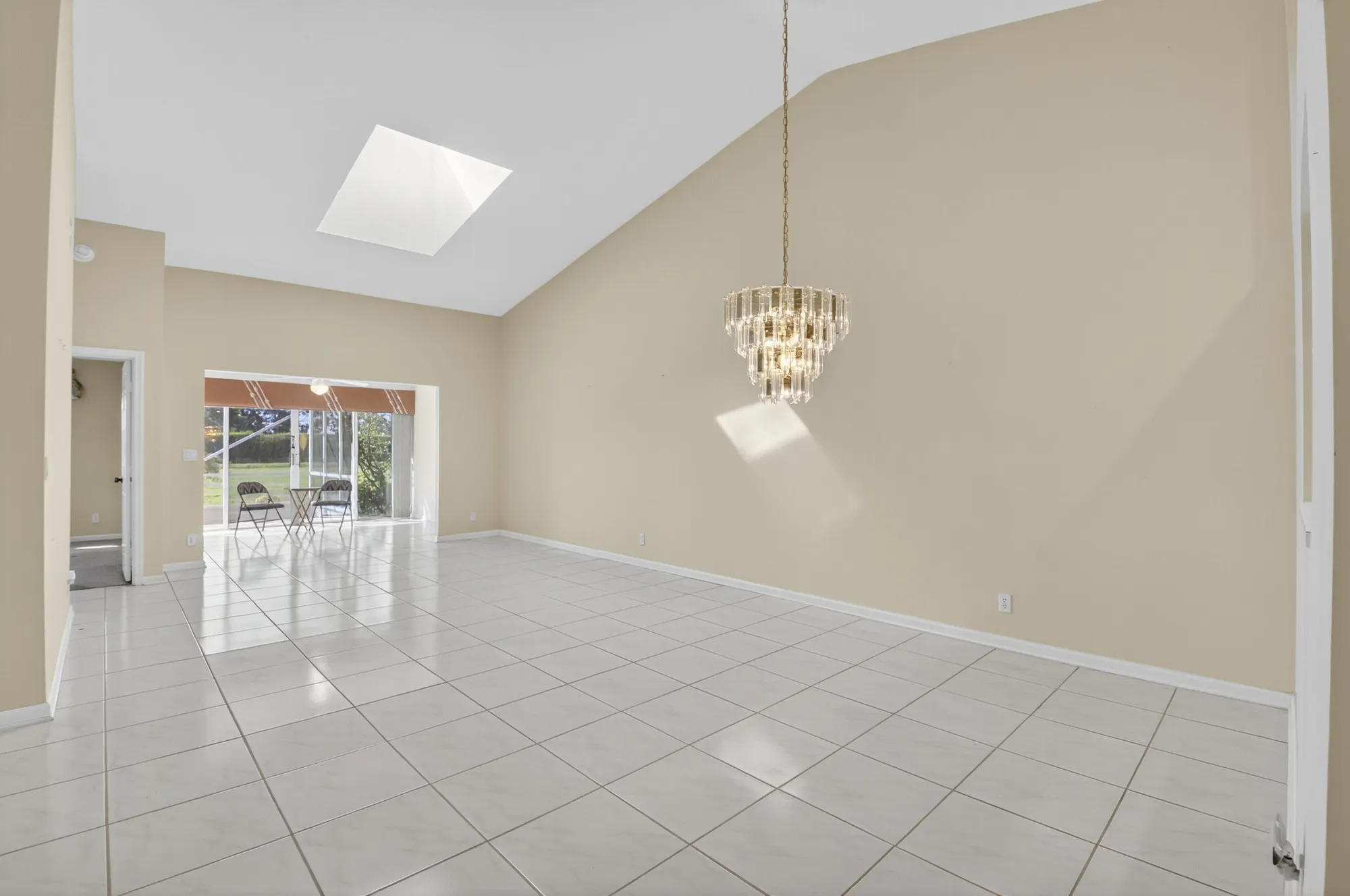 Property Slideshow image 6 of 86 | 5634 royal lake cir, Boynton Beach, FL, 33437