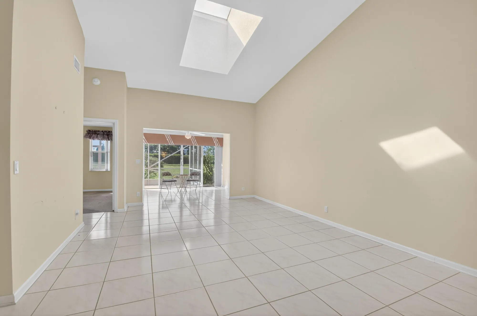 Property Slideshow image 7 of 86 | 5634 royal lake cir, Boynton Beach, FL, 33437