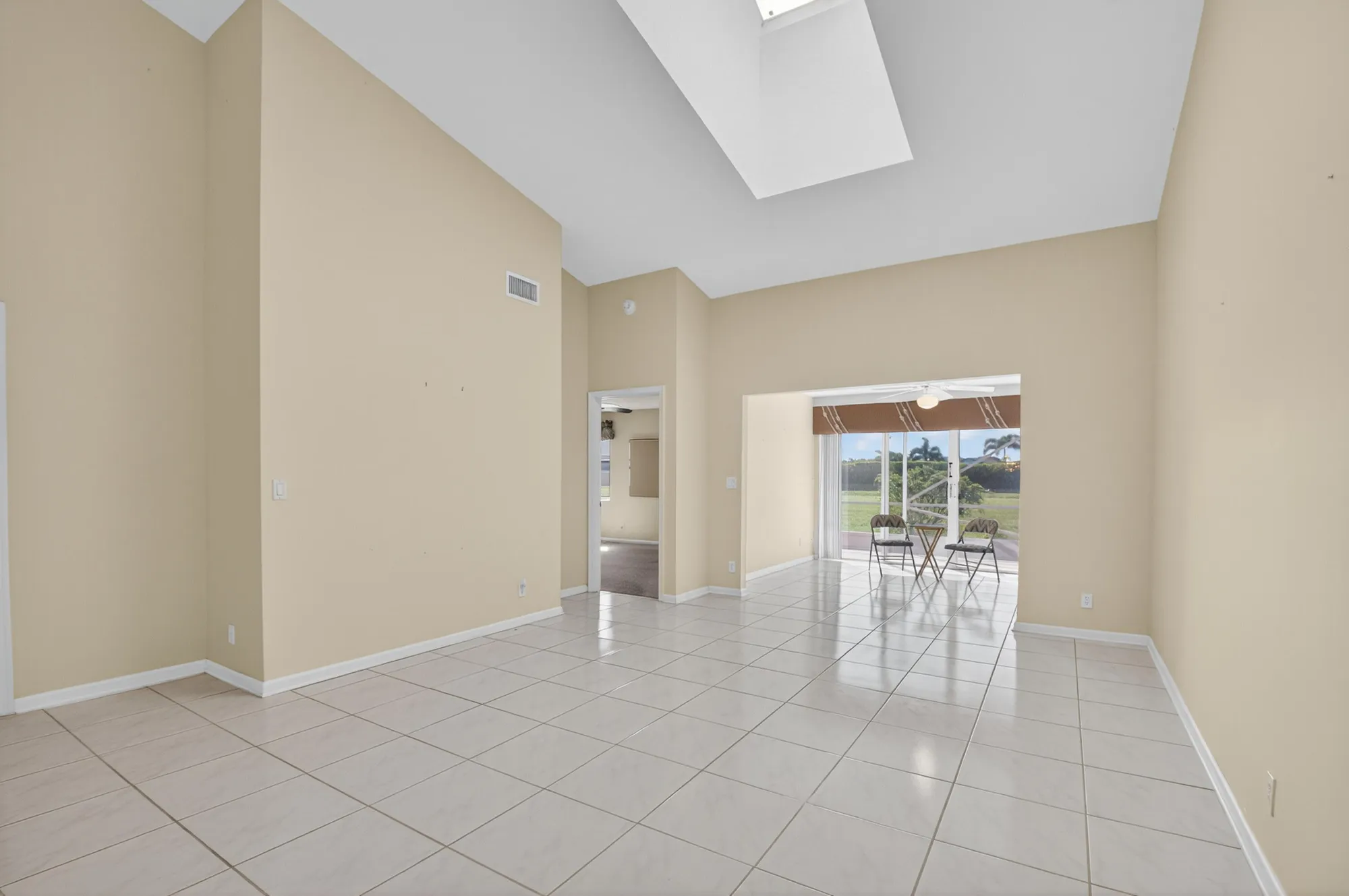 Property Slideshow image 9 of 86 | 5634 royal lake cir, Boynton Beach, FL, 33437