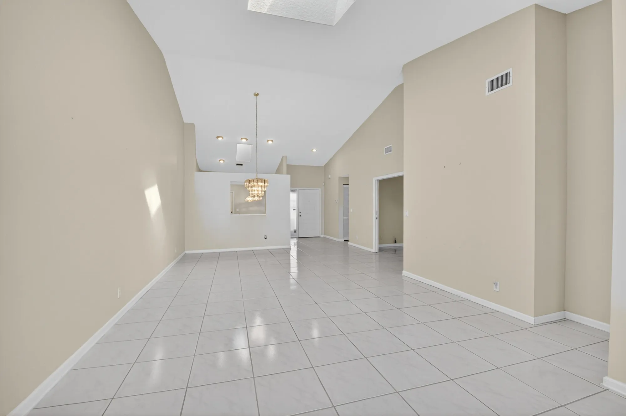 Property Slideshow image 11 of 86 | 5634 royal lake cir, Boynton Beach, FL, 33437