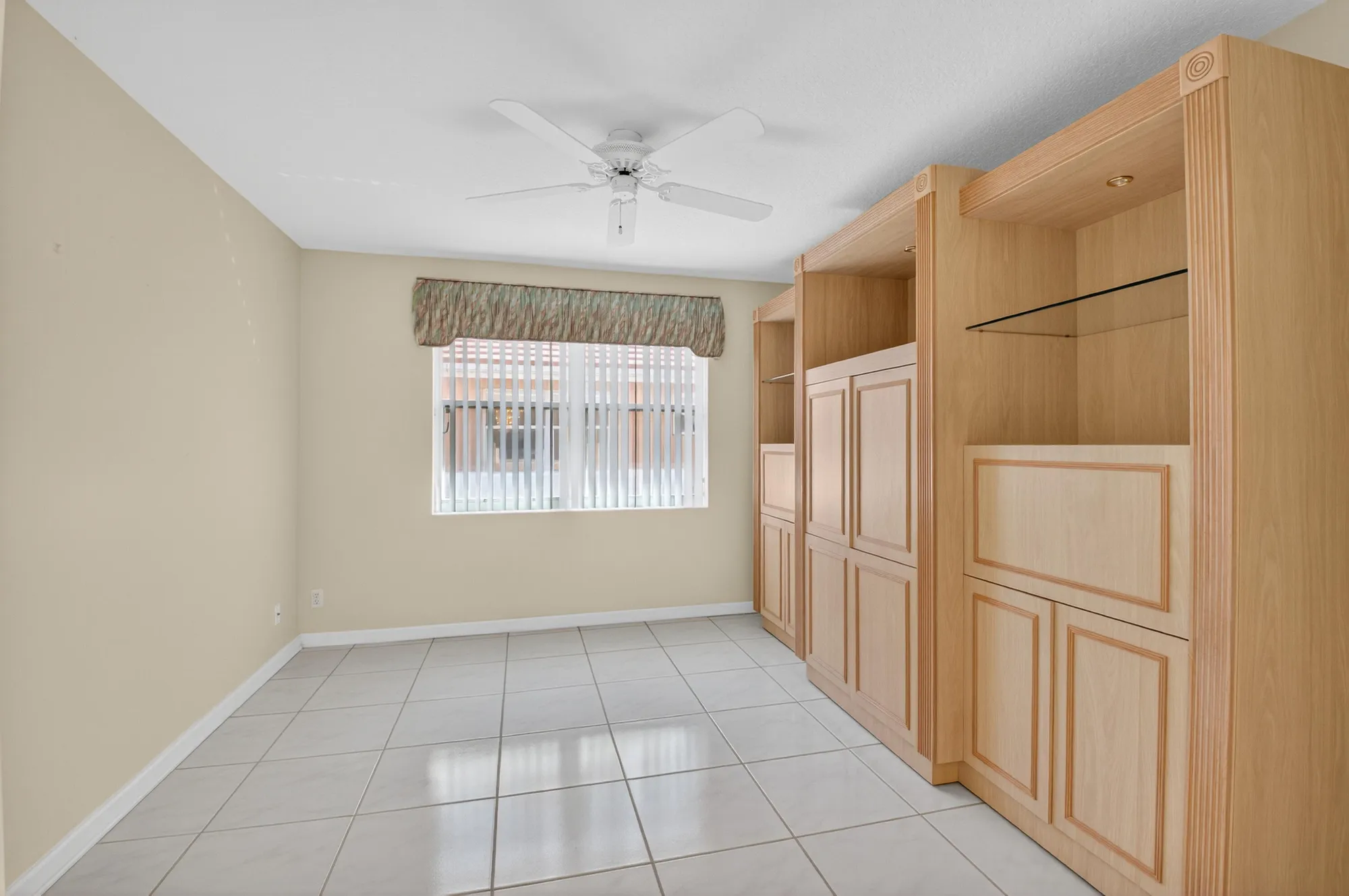 Property Slideshow image 12 of 86 | 5634 royal lake cir, Boynton Beach, FL, 33437