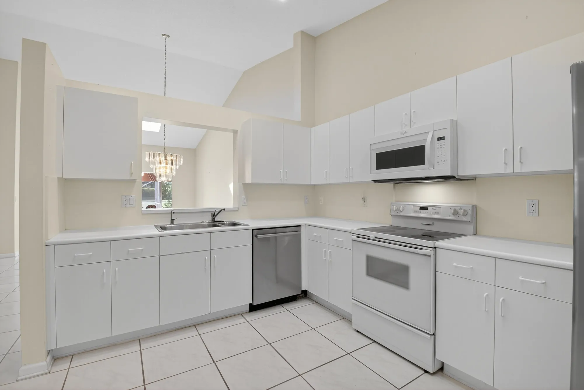 Property Slideshow image 16 of 86 | 5634 royal lake cir, Boynton Beach, FL, 33437