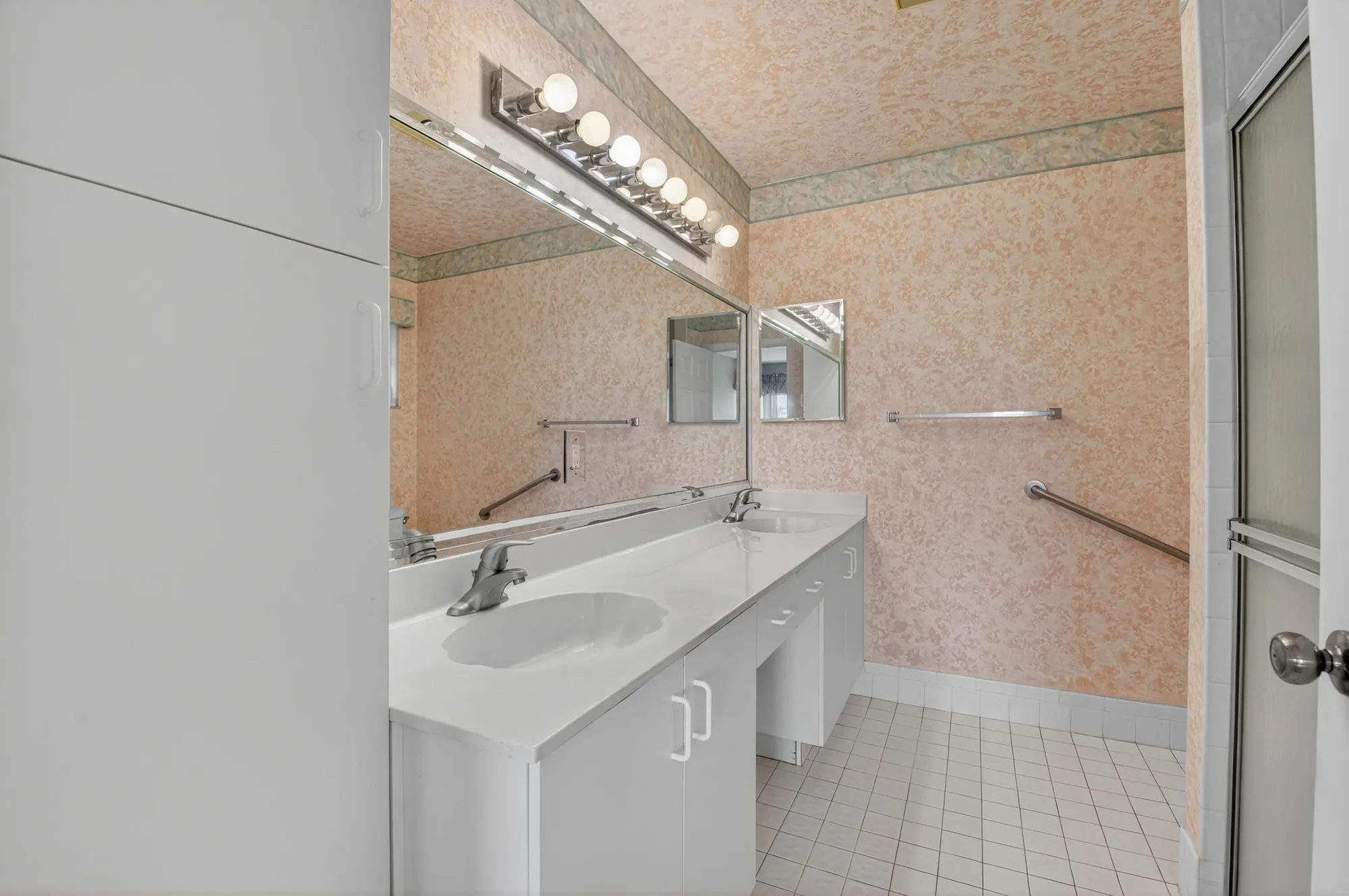 Property Slideshow image 25 of 86 | 5634 royal lake cir, Boynton Beach, FL, 33437