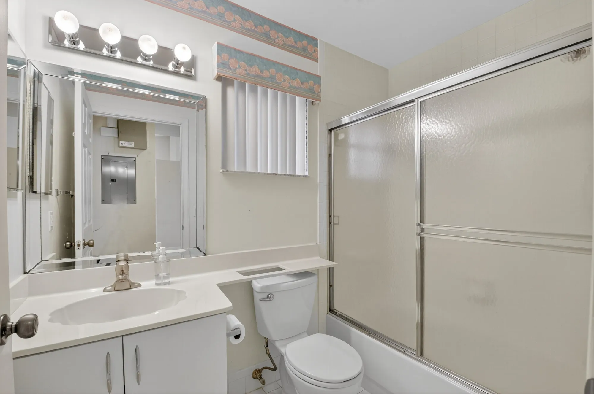 Property Slideshow image 28 of 86 | 5634 royal lake cir, Boynton Beach, FL, 33437