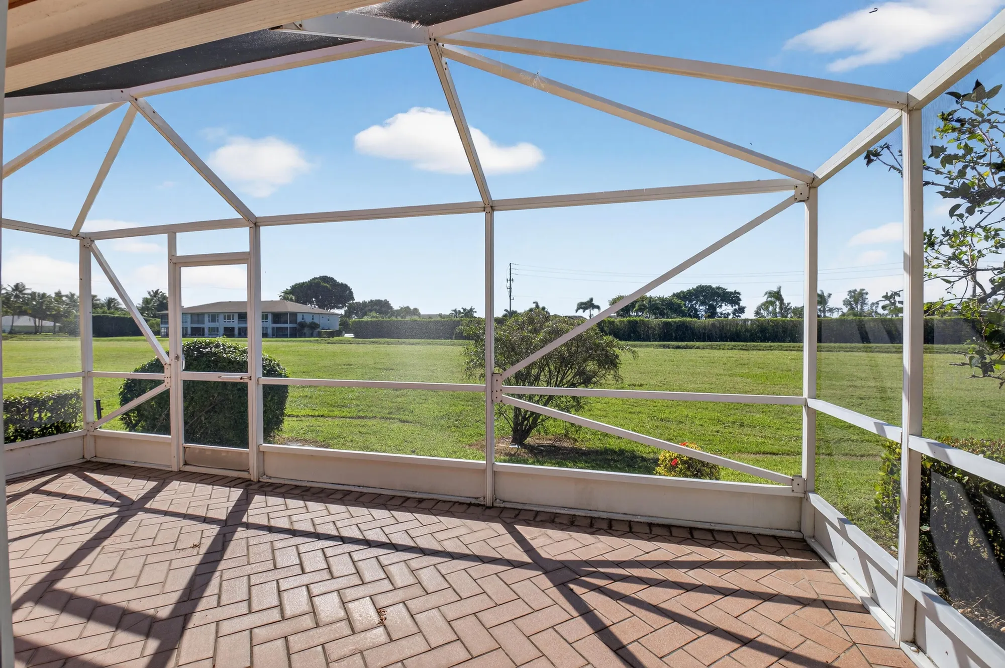 Property Slideshow image 31 of 86 | 5634 royal lake cir, Boynton Beach, FL, 33437