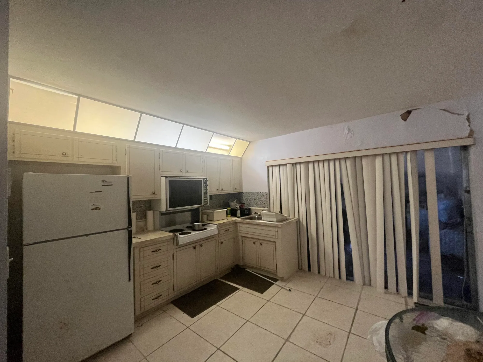 Property Slideshow image 9 of 11 | 4626 nw 44th st, Tamarac, FL, 33319