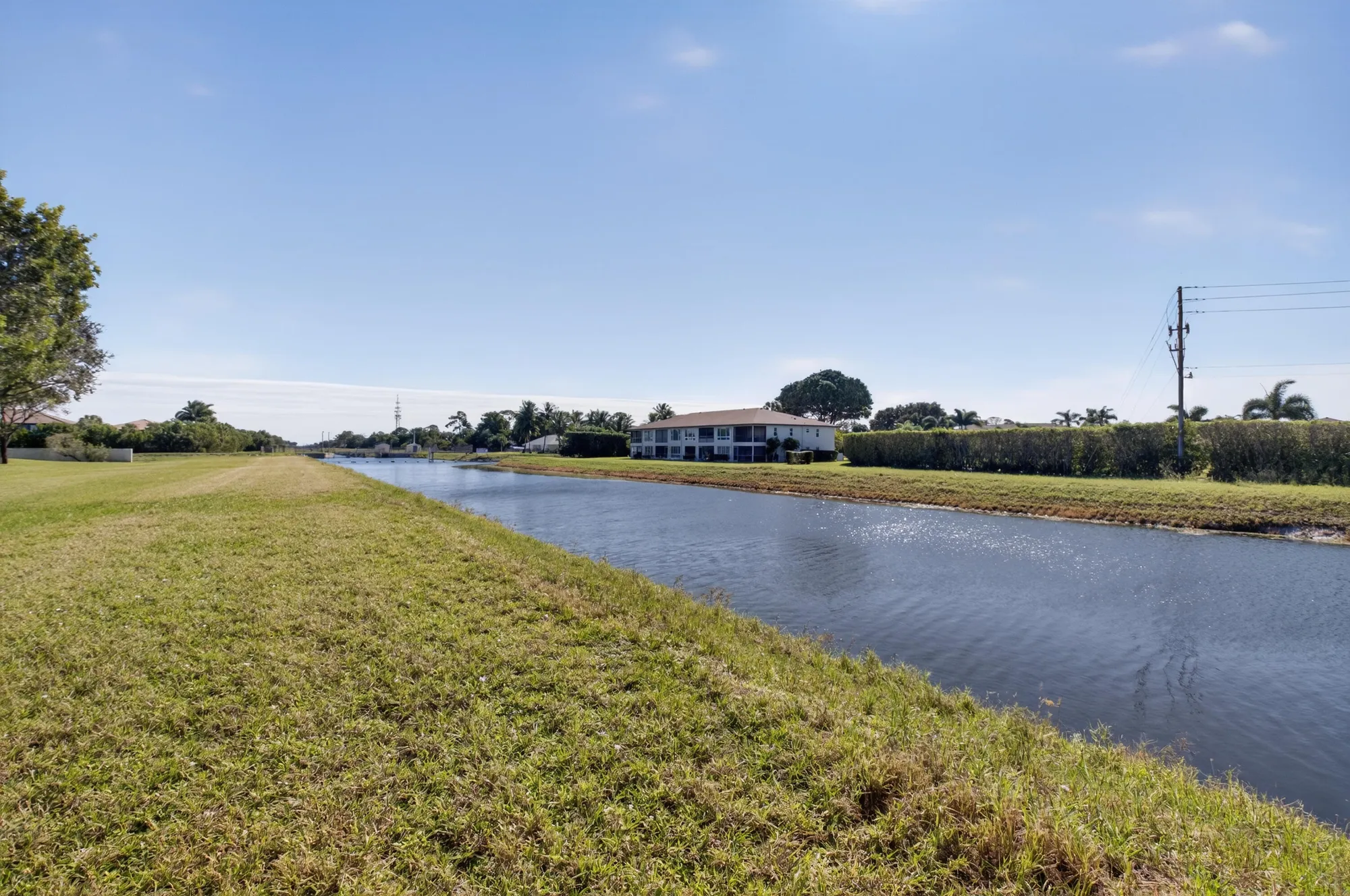 Property Slideshow image 38 of 86 | 5634 royal lake cir, Boynton Beach, FL, 33437