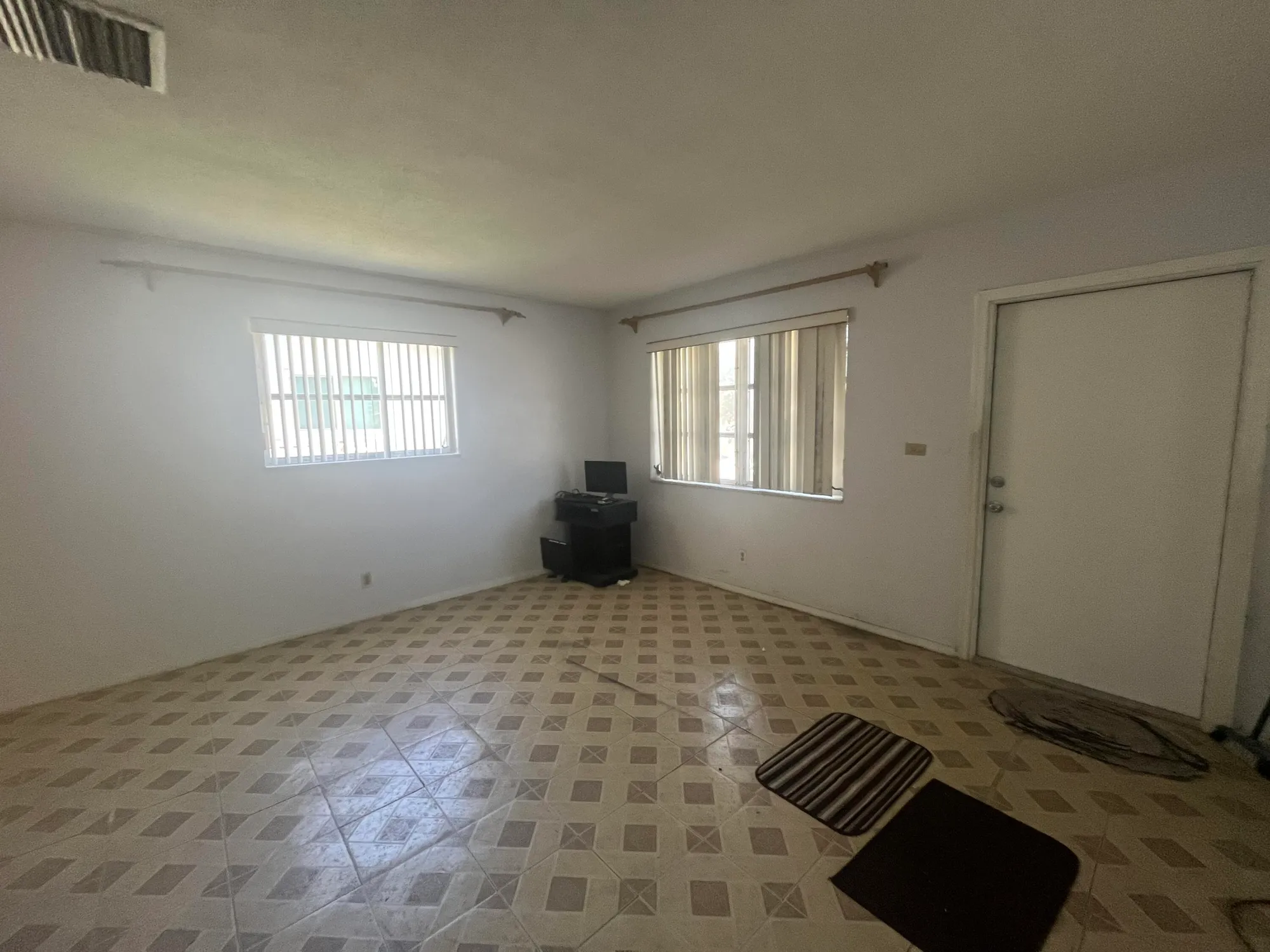 Property Slideshow image 7 of 11 | 4626 nw 44th st, Tamarac, FL, 33319