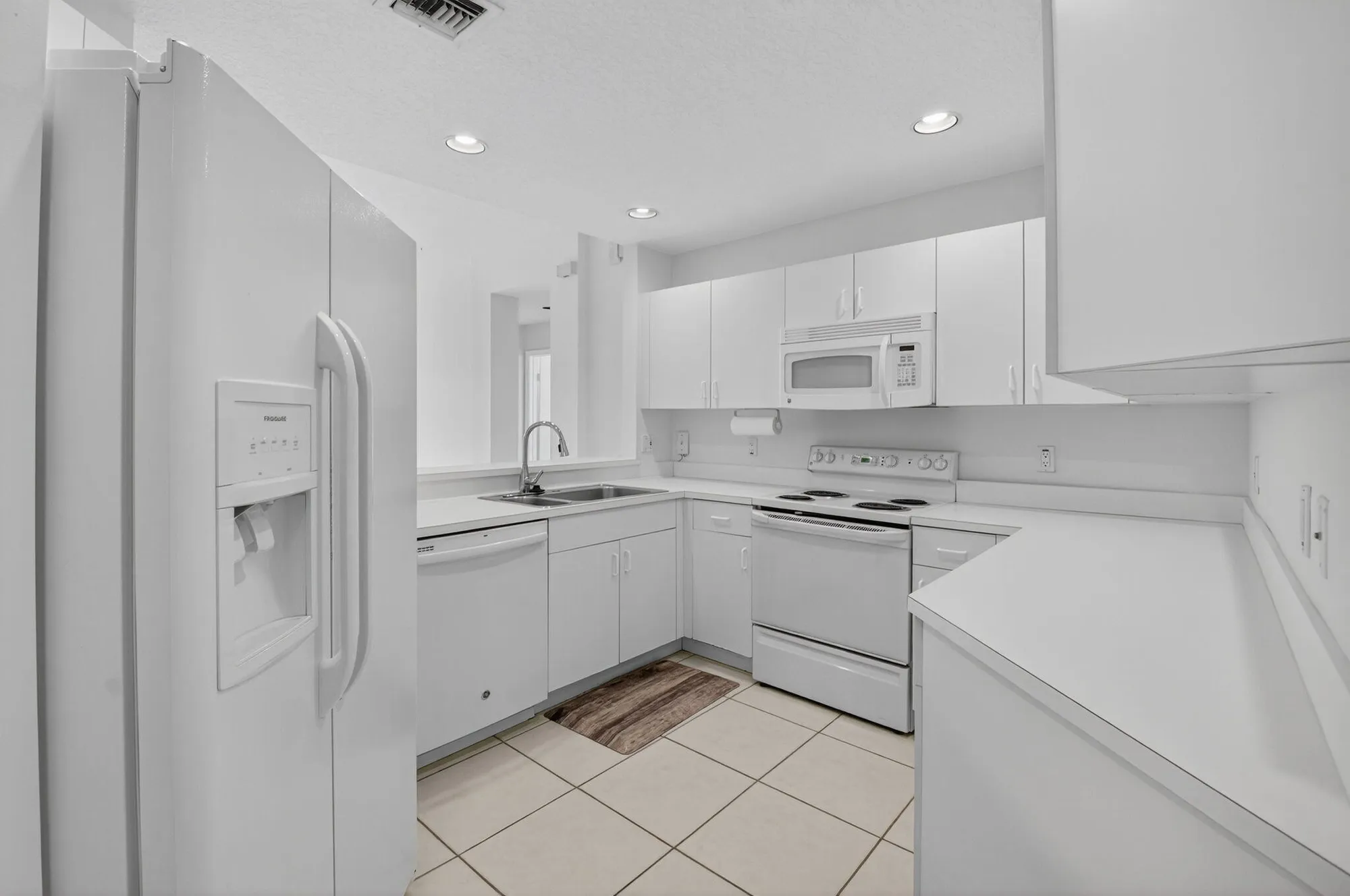 Property Slideshow image 6 of 42 | 7660 springwater pl 102, Boynton Beach, FL, 33437