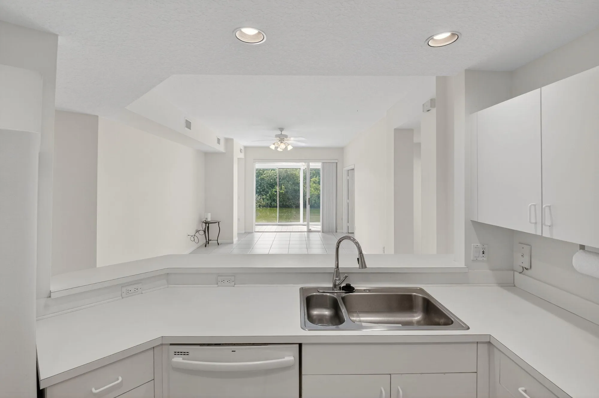 Property Slideshow image 7 of 42 | 7660 springwater pl 102, Boynton Beach, FL, 33437